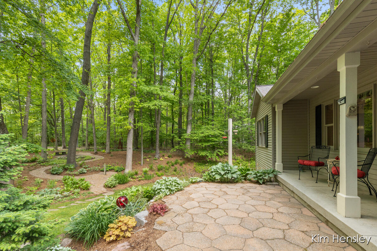 8160 Oakview Ridge Drive NE Rockford MI 49341