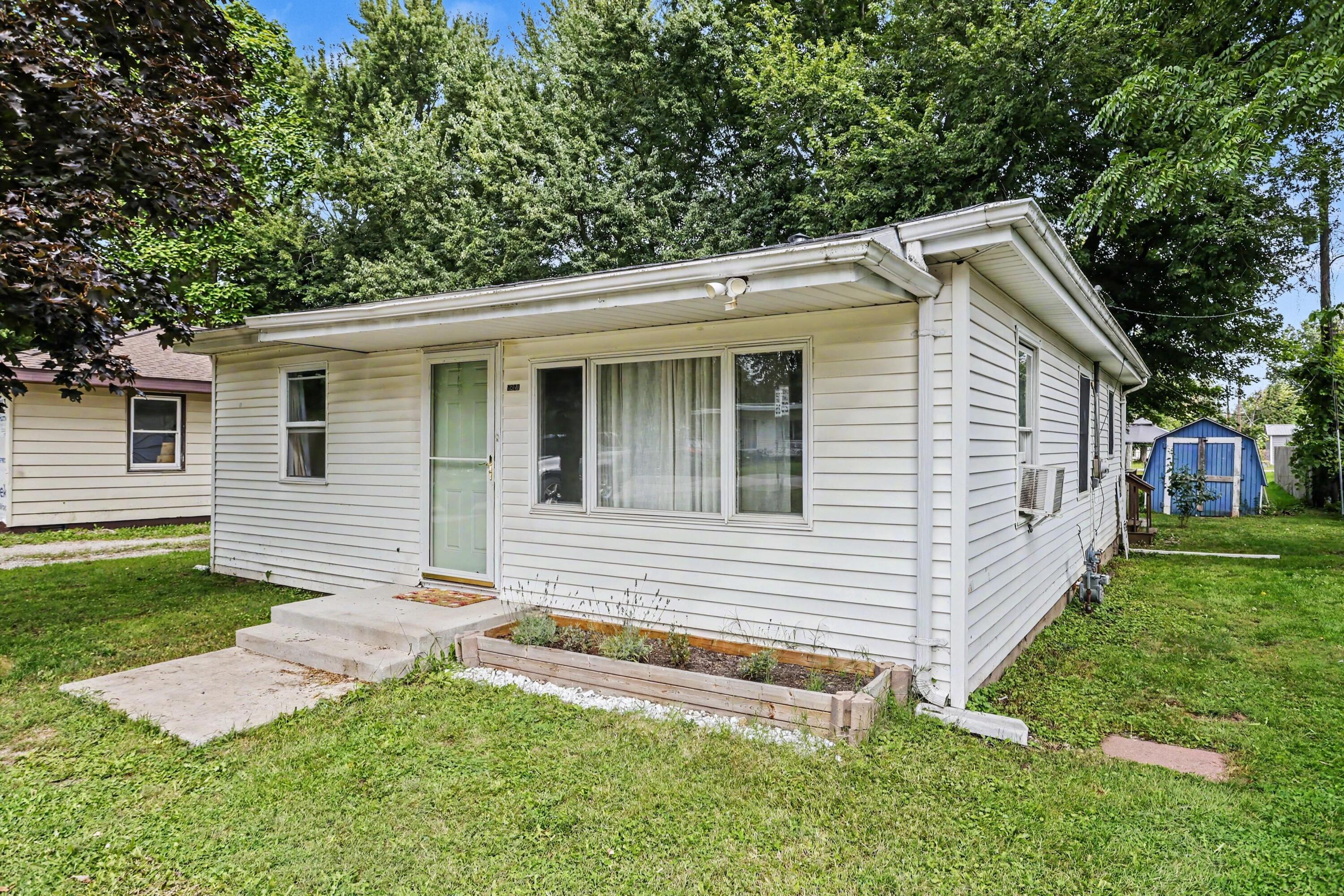 7281 Helen Coloma MI 49038