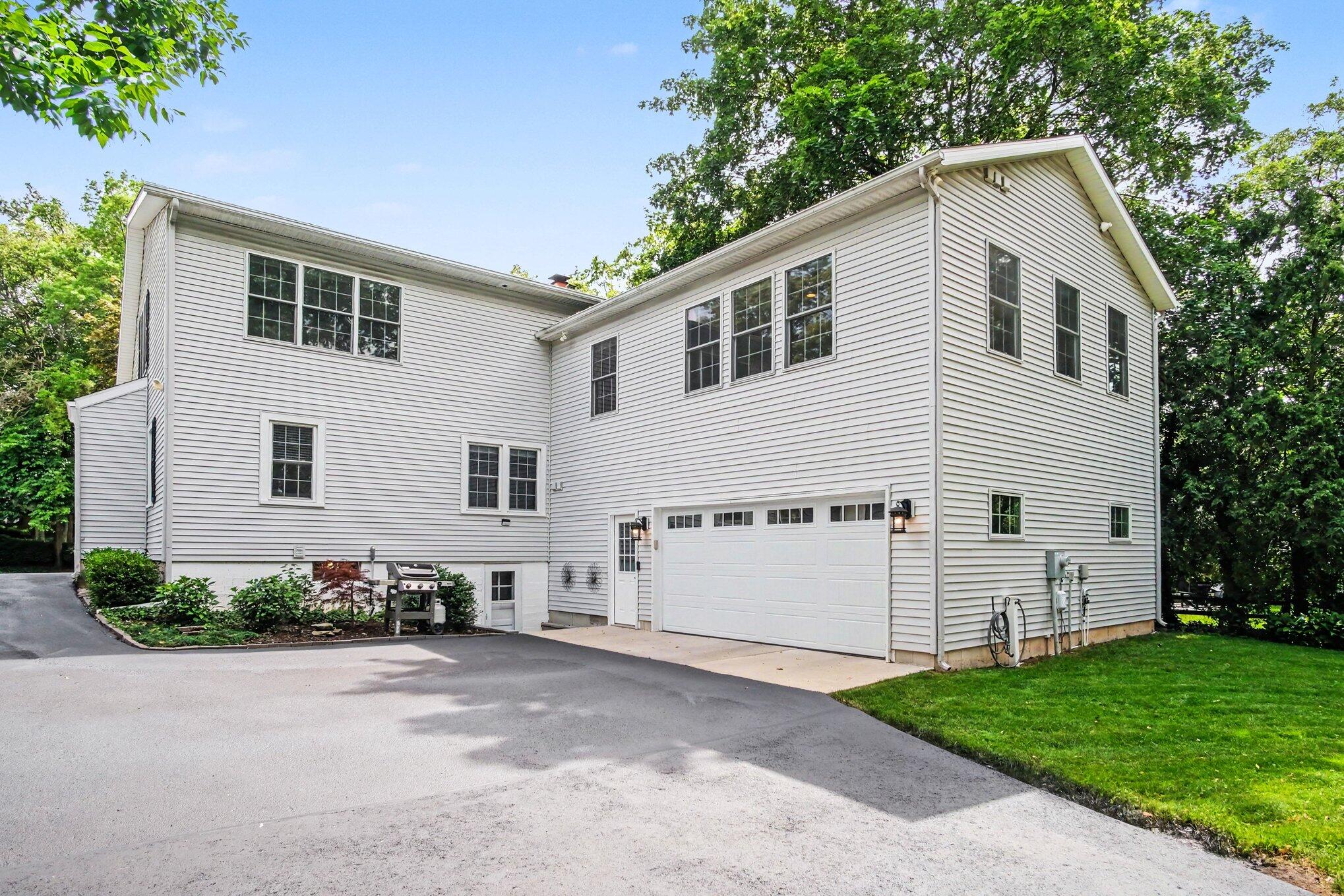 2621 Elmwood Drive SE Grand Rapids MI 49506