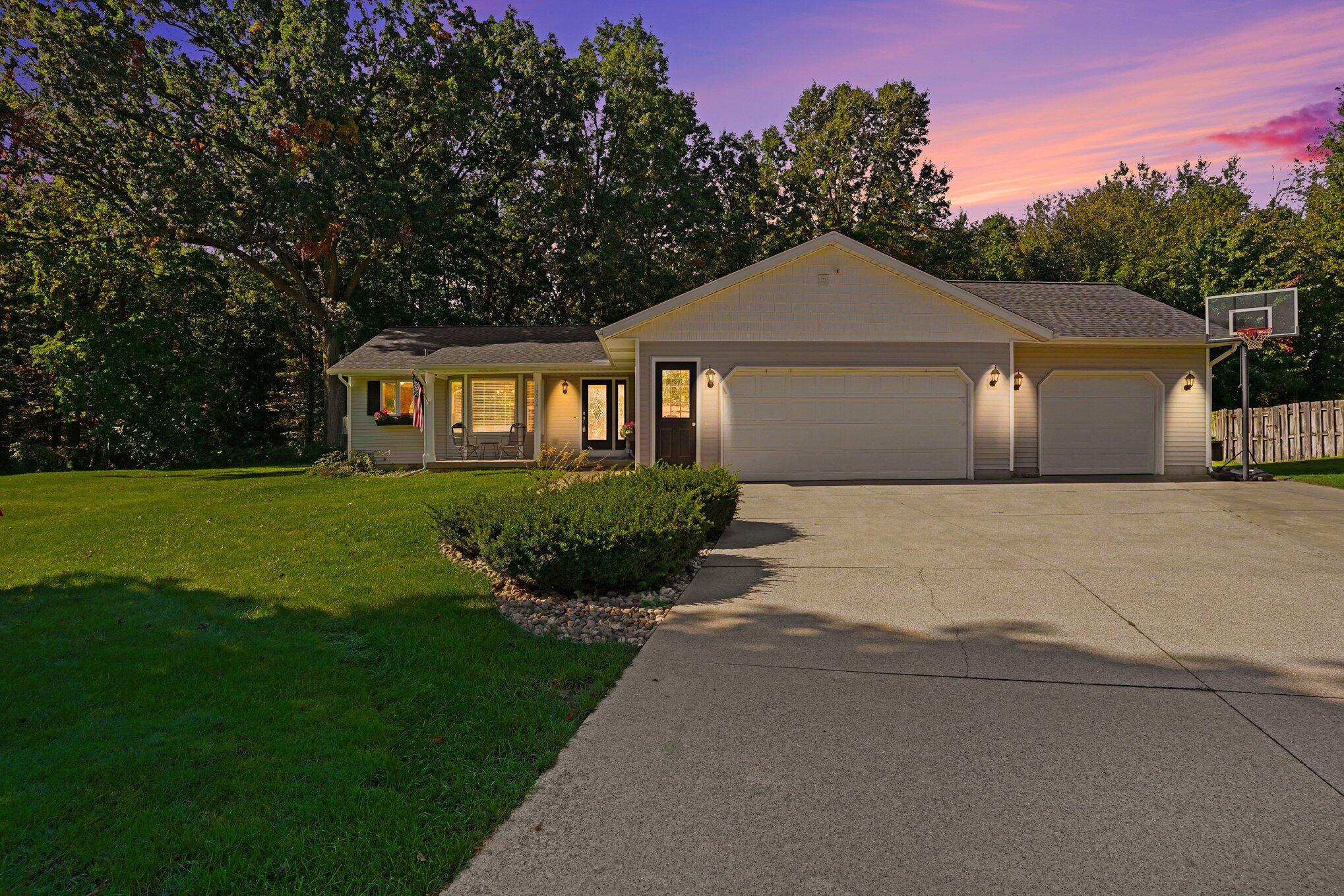 14314 Sunview Drive Holland MI 49424