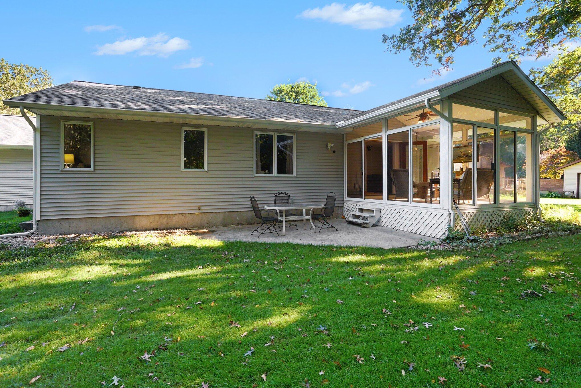 14314 Sunview Drive Holland MI 49424