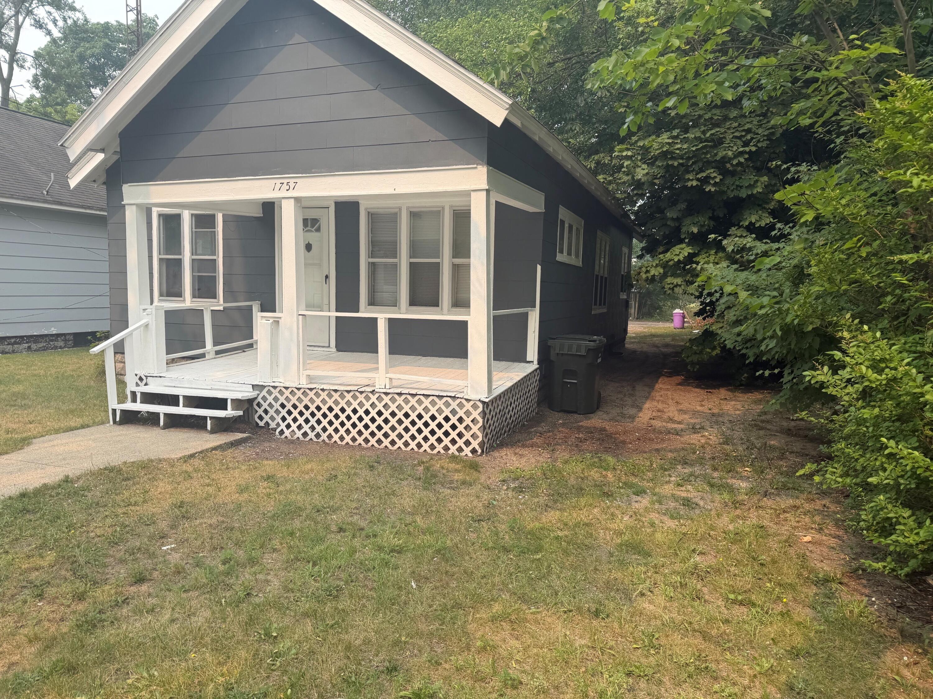 1757 Smith Street Muskegon MI 49442