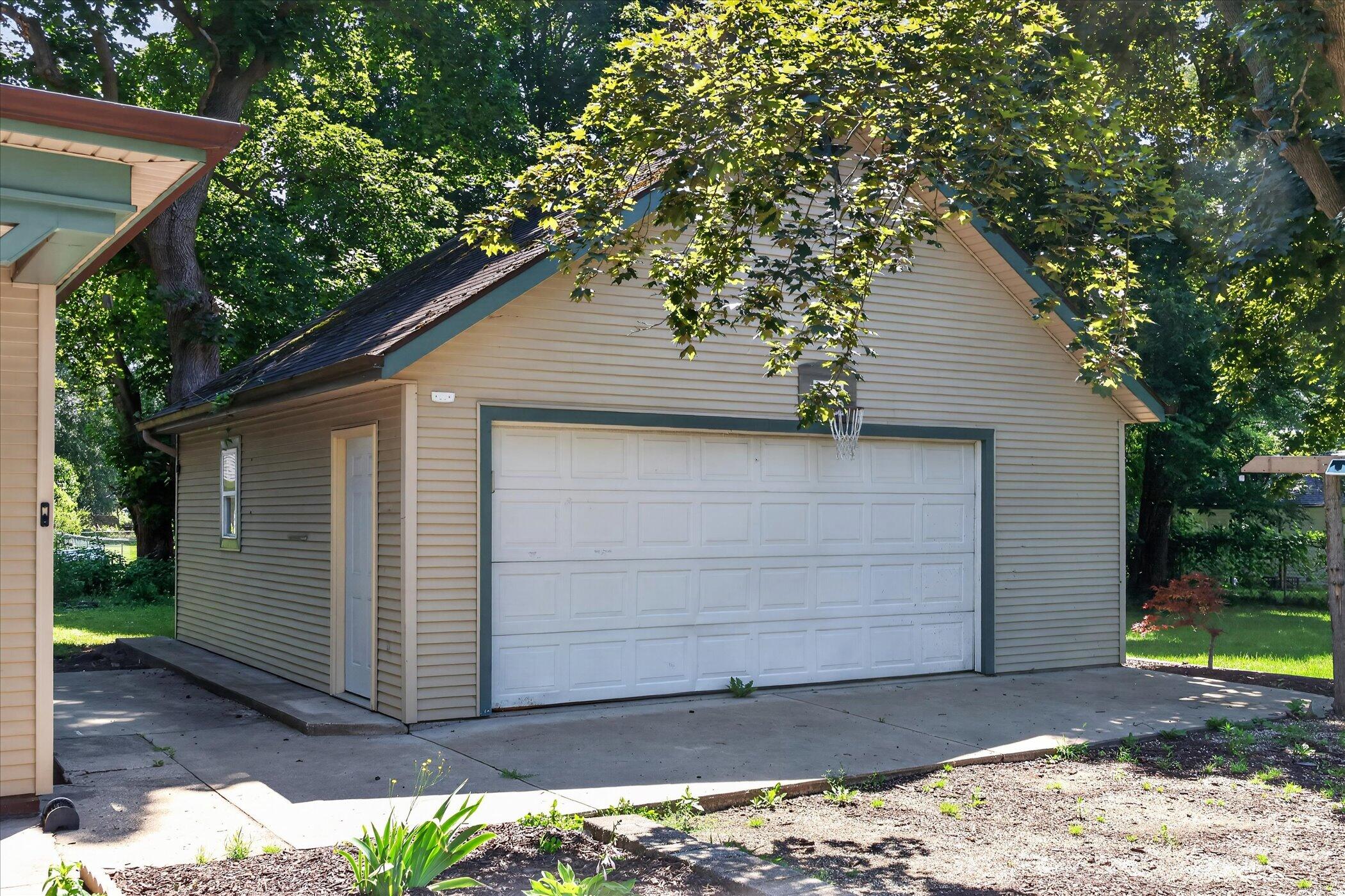 2213 Olmstead Road Kalamazoo MI 49001