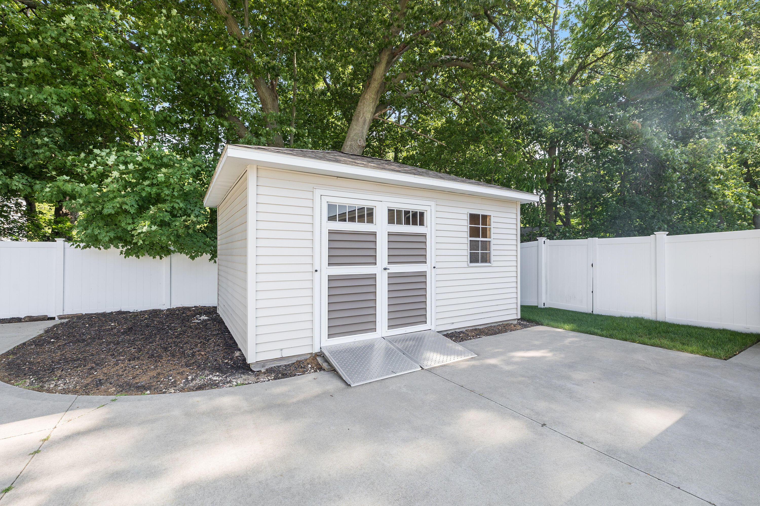 648 Francis Street Saugatuck MI 49453