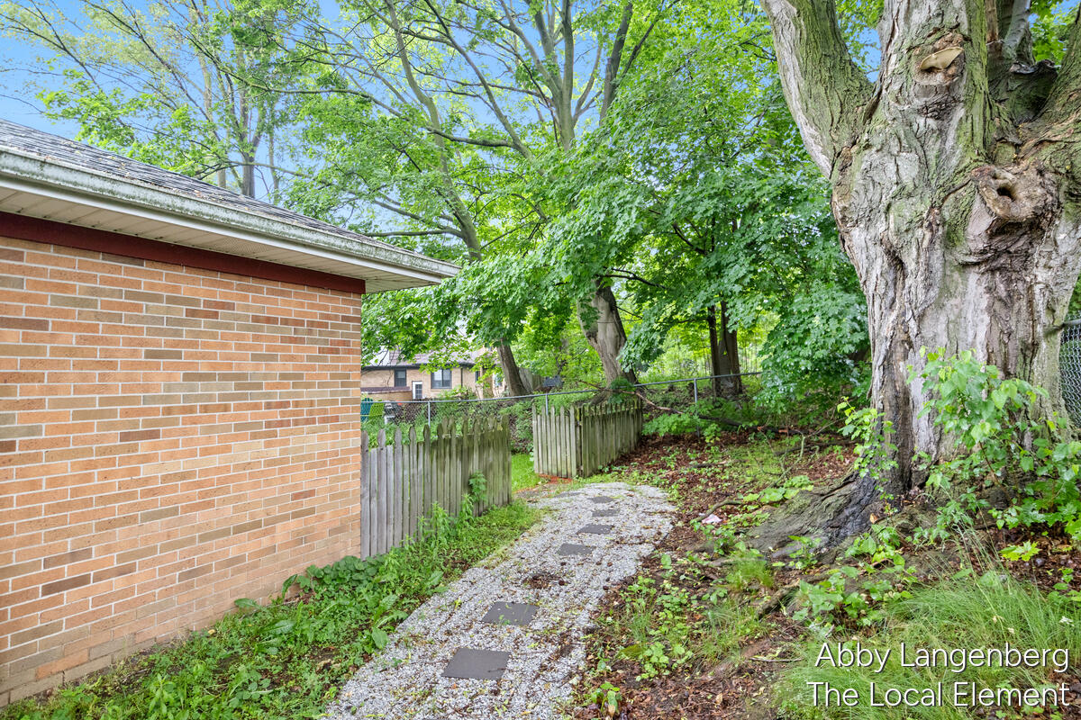450 Newberg Avenue NW Grand Rapids MI 49504