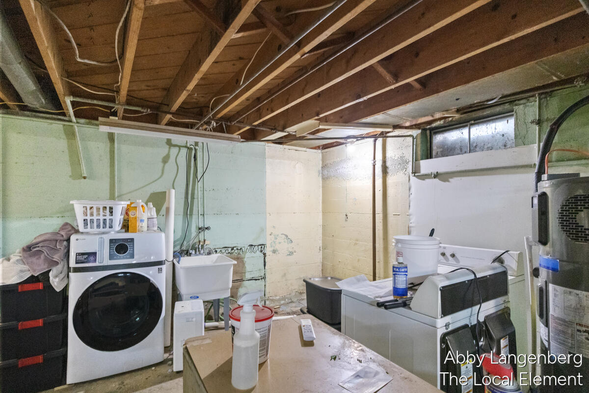 450 Newberg Avenue NW Grand Rapids MI 49504