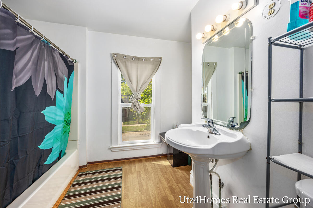 139 Sutton Street SW Grand Rapids MI 49507