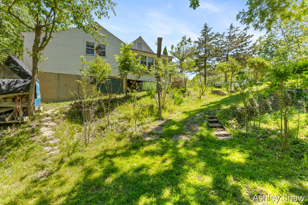 7101 114th Avenue Fennville MI 49408