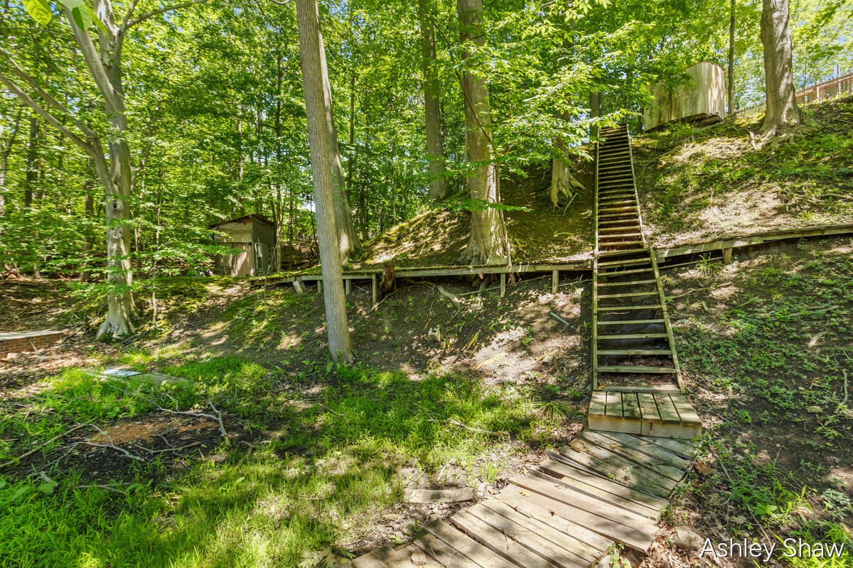 7101 114th Avenue Fennville MI 49408