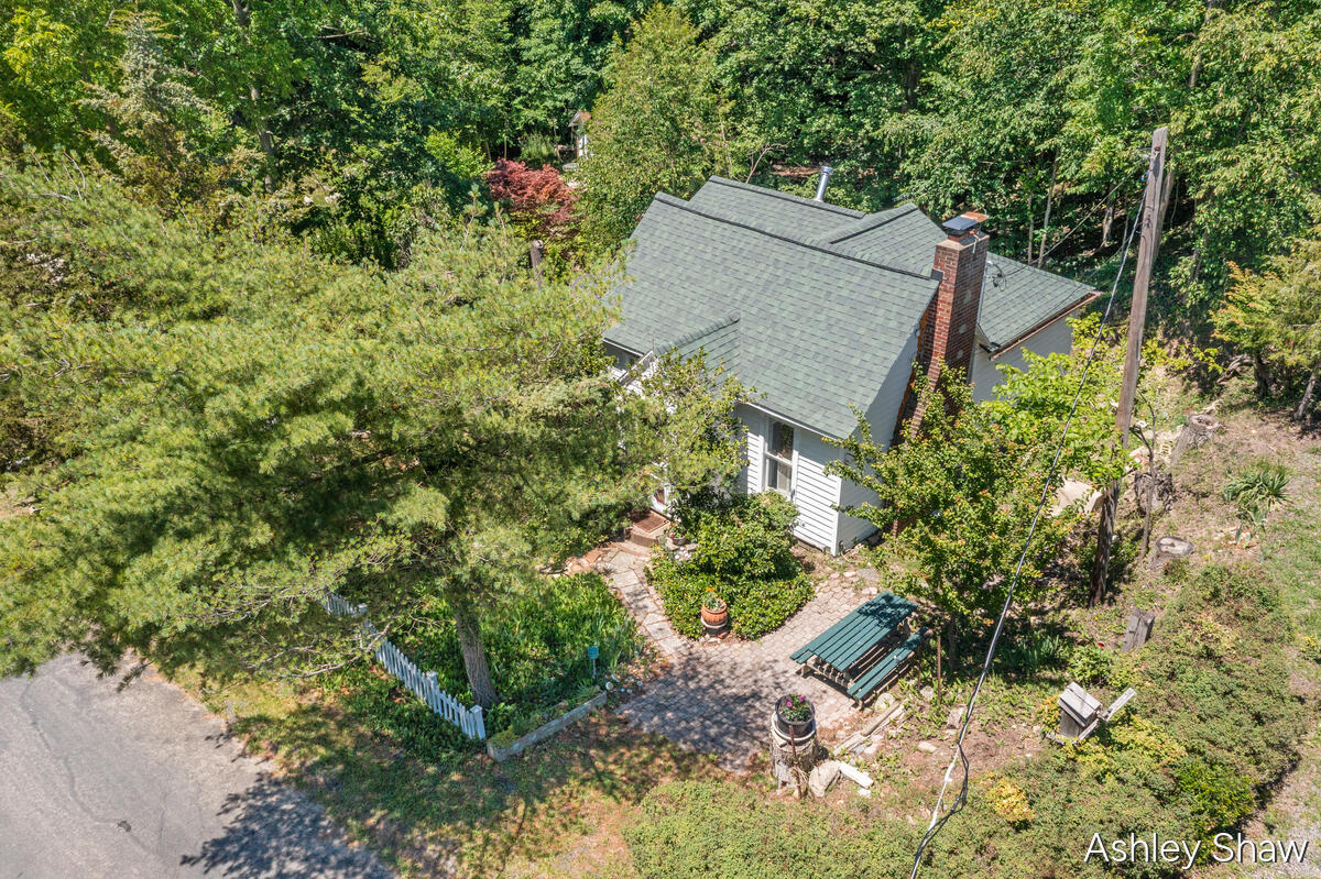 7101 114th Avenue Fennville MI 49408
