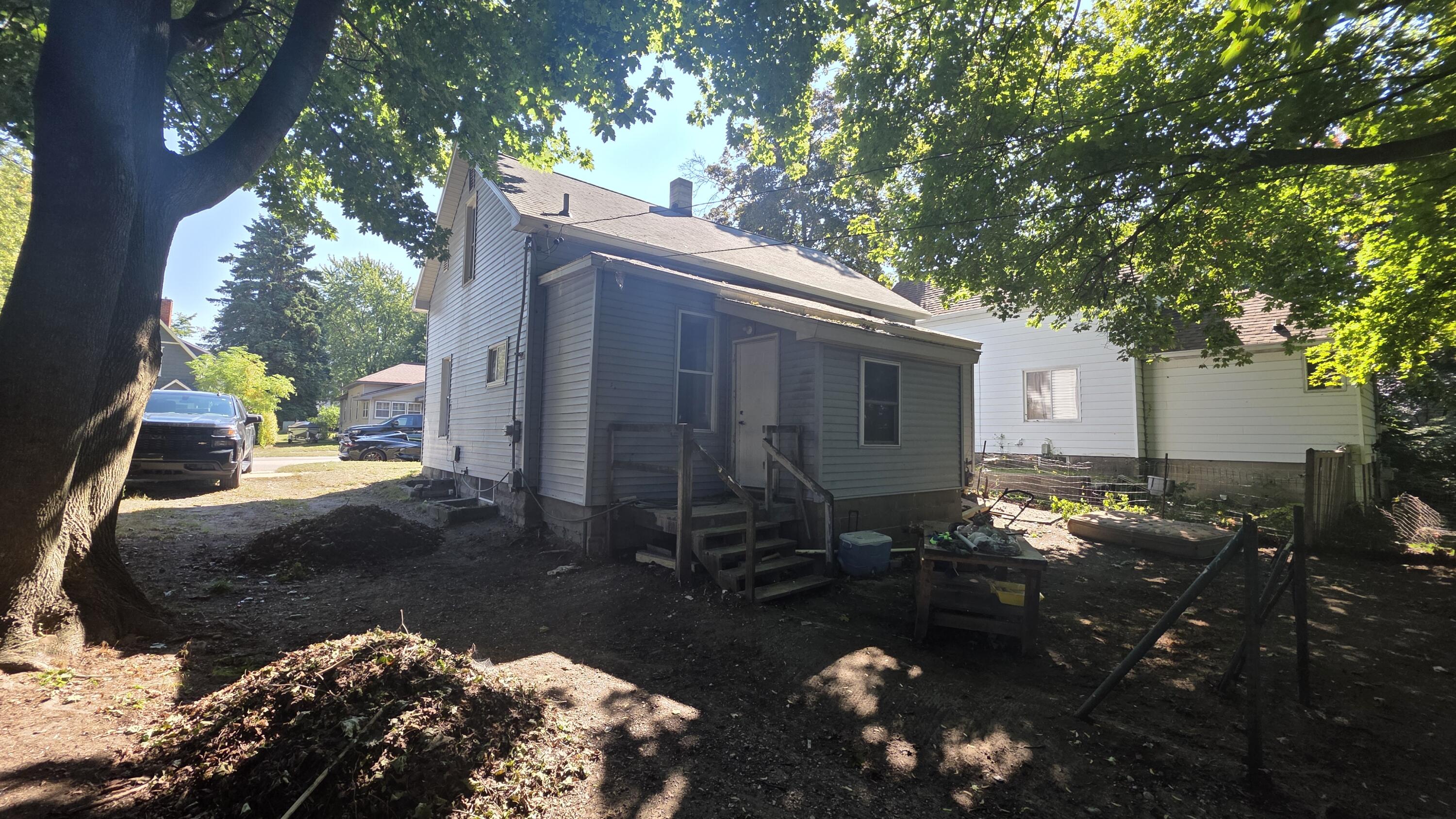 207 N Rath Avenue Ludington MI 49431