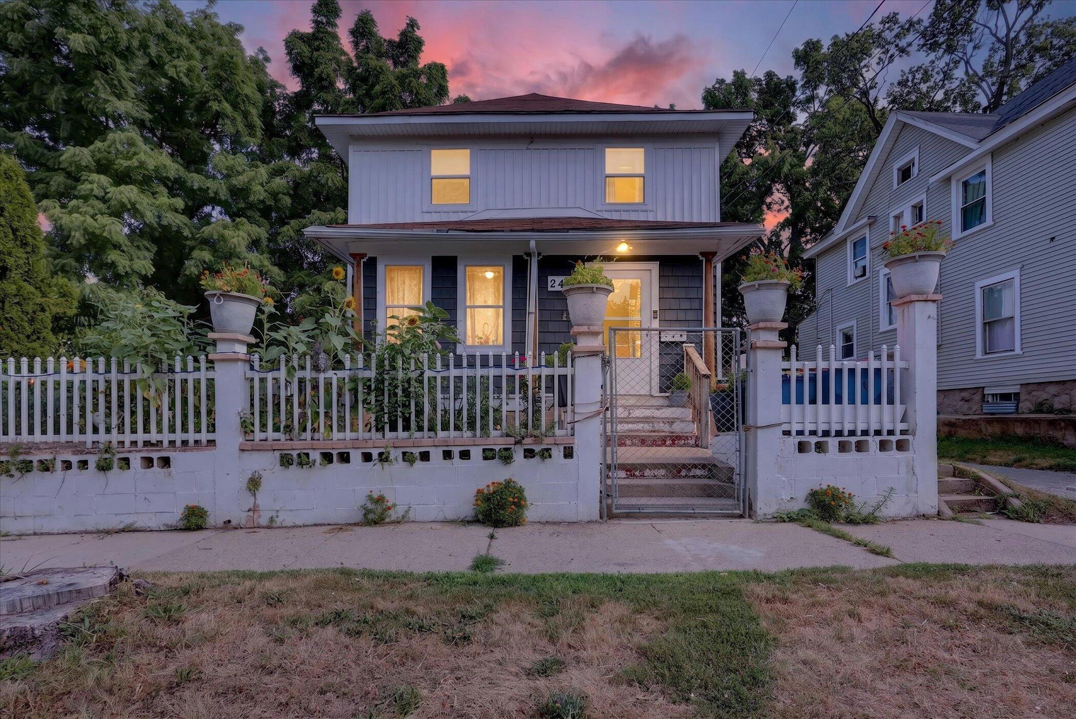243 Delaware Street SE Grand Rapids MI 49507