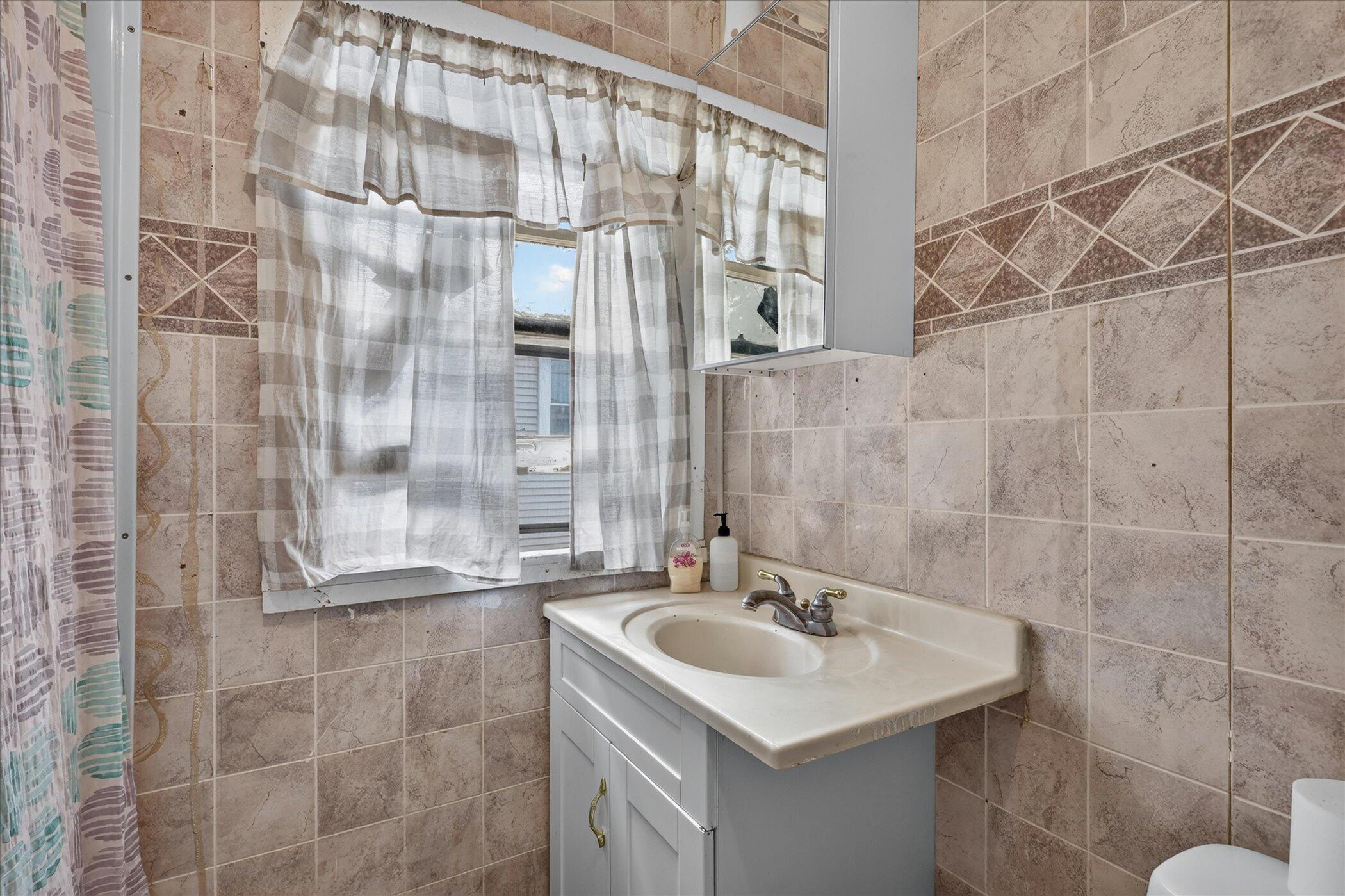 243 Delaware Street SE Grand Rapids MI 49507