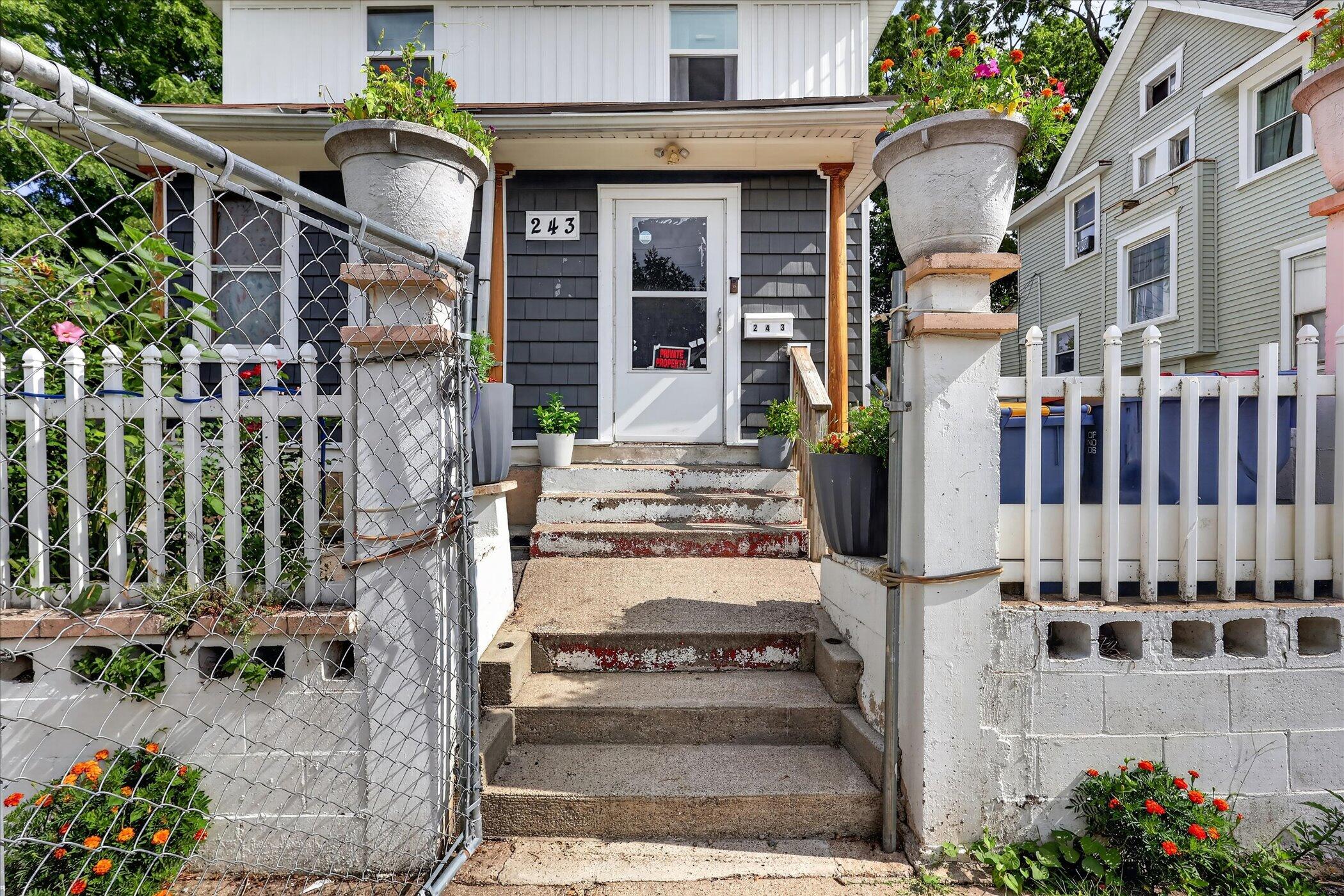 243 Delaware Street SE Grand Rapids MI 49507