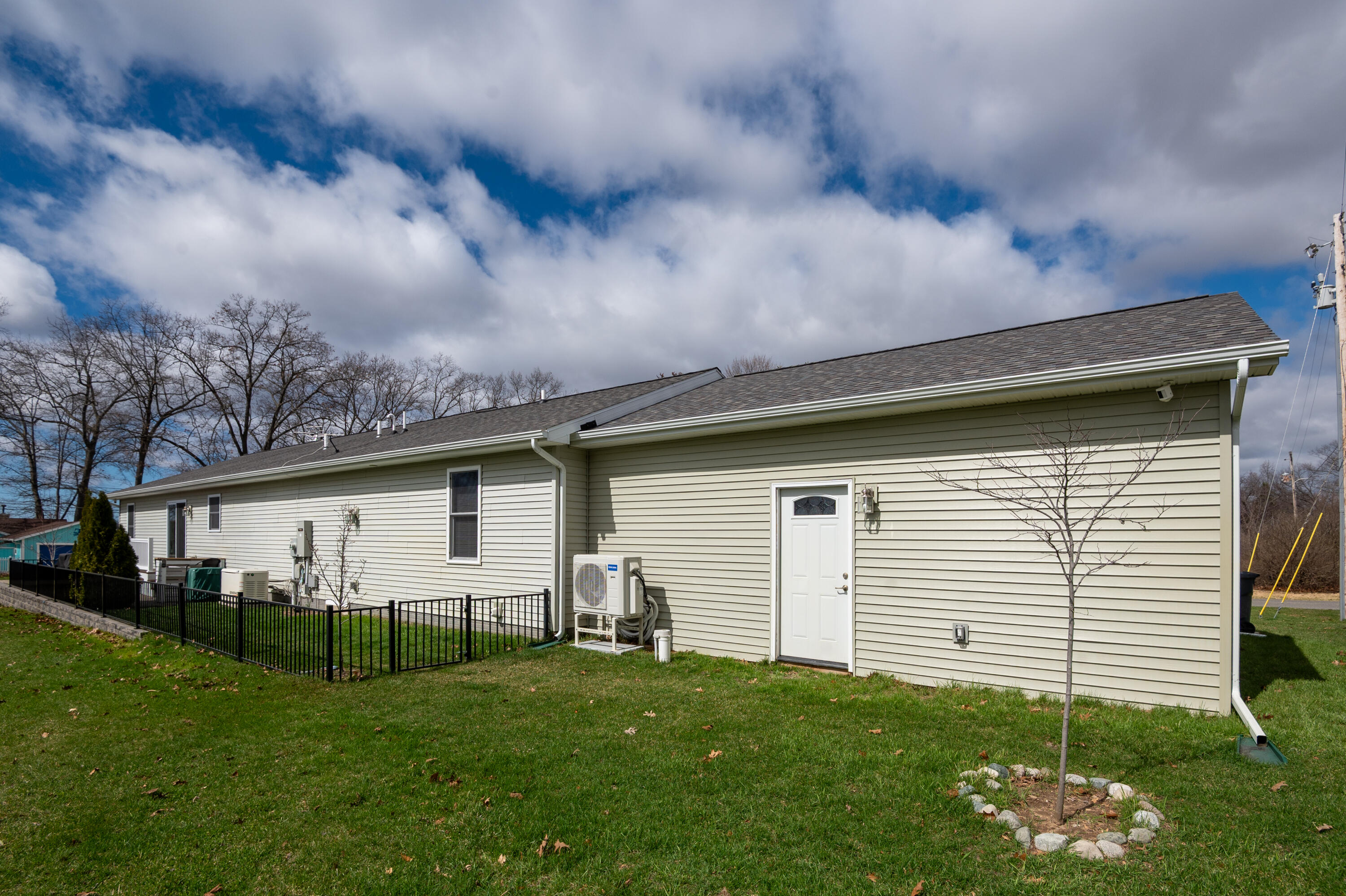 50306 Pleasant Street Dowagiac MI 49047