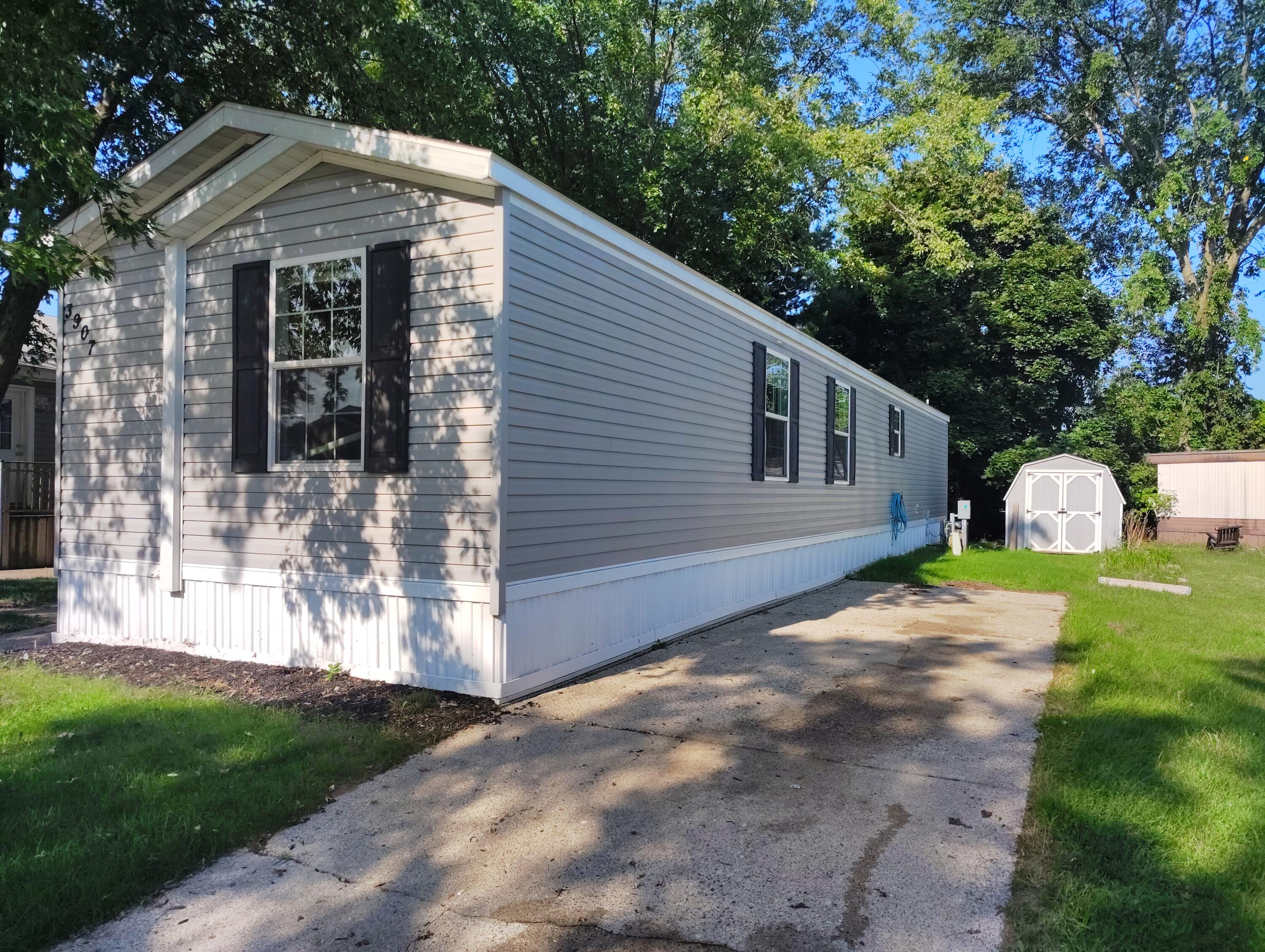 3907 Vail Avenue NW Grand Rapids MI 49544