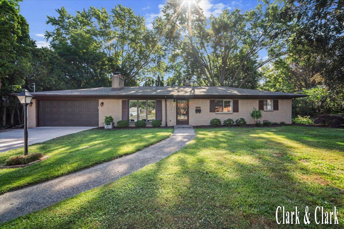 270 Lenora Avenue NW Grand Rapids MI 49504