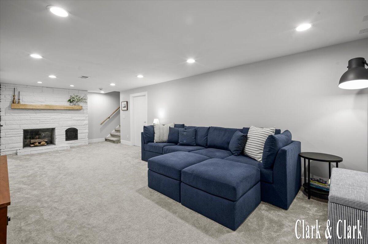 270 Lenora Avenue NW Grand Rapids MI 49504