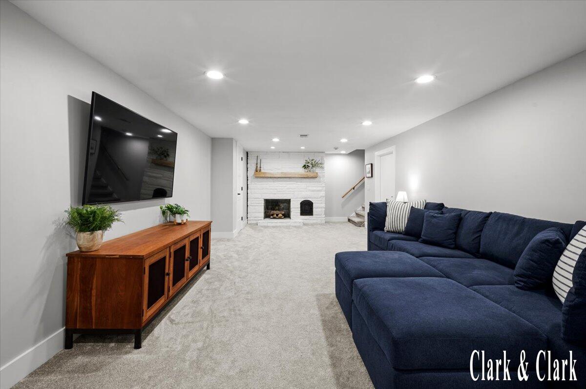270 Lenora Avenue NW Grand Rapids MI 49504