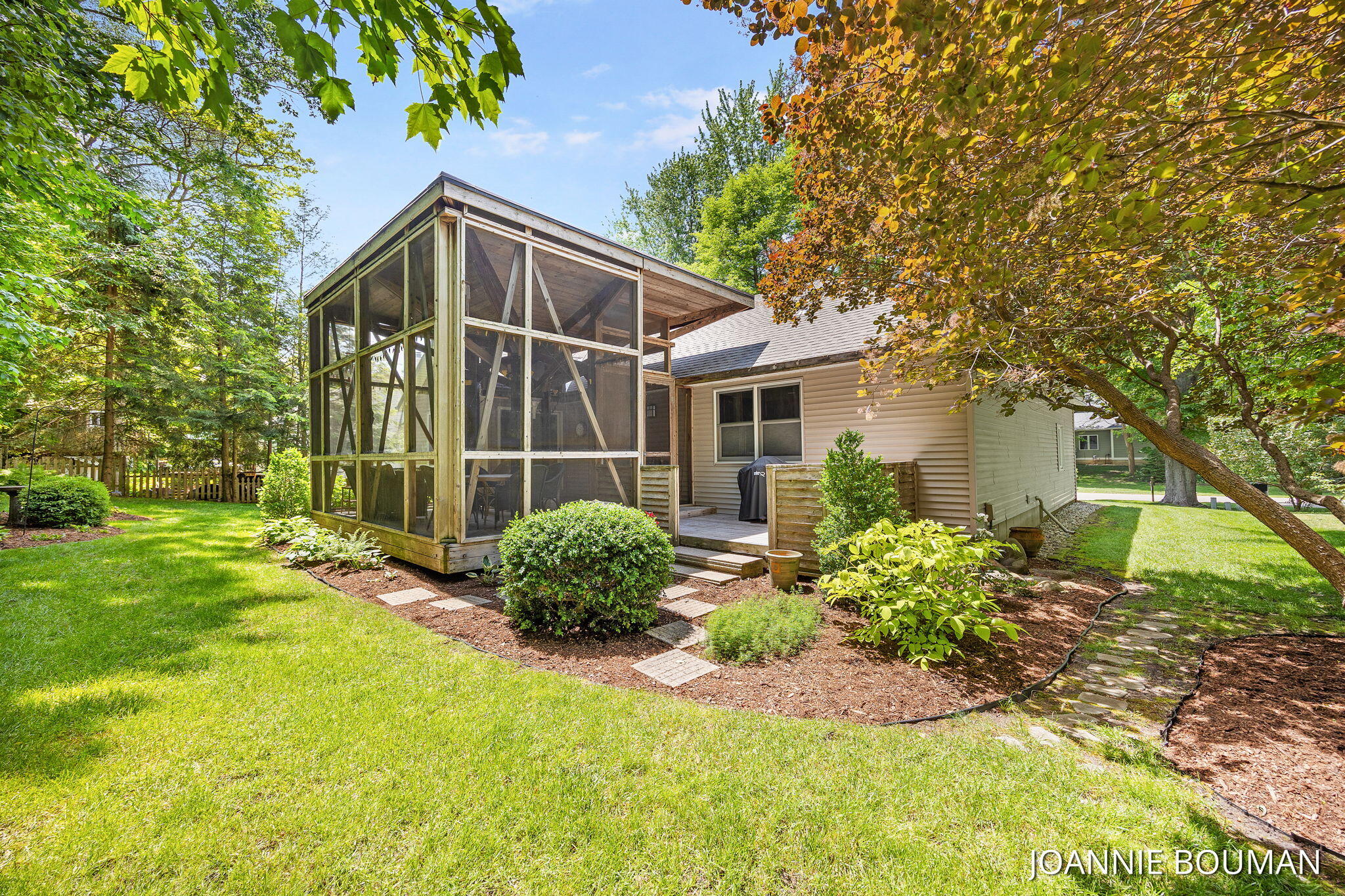 4629 Pine Drive Holland MI 49423