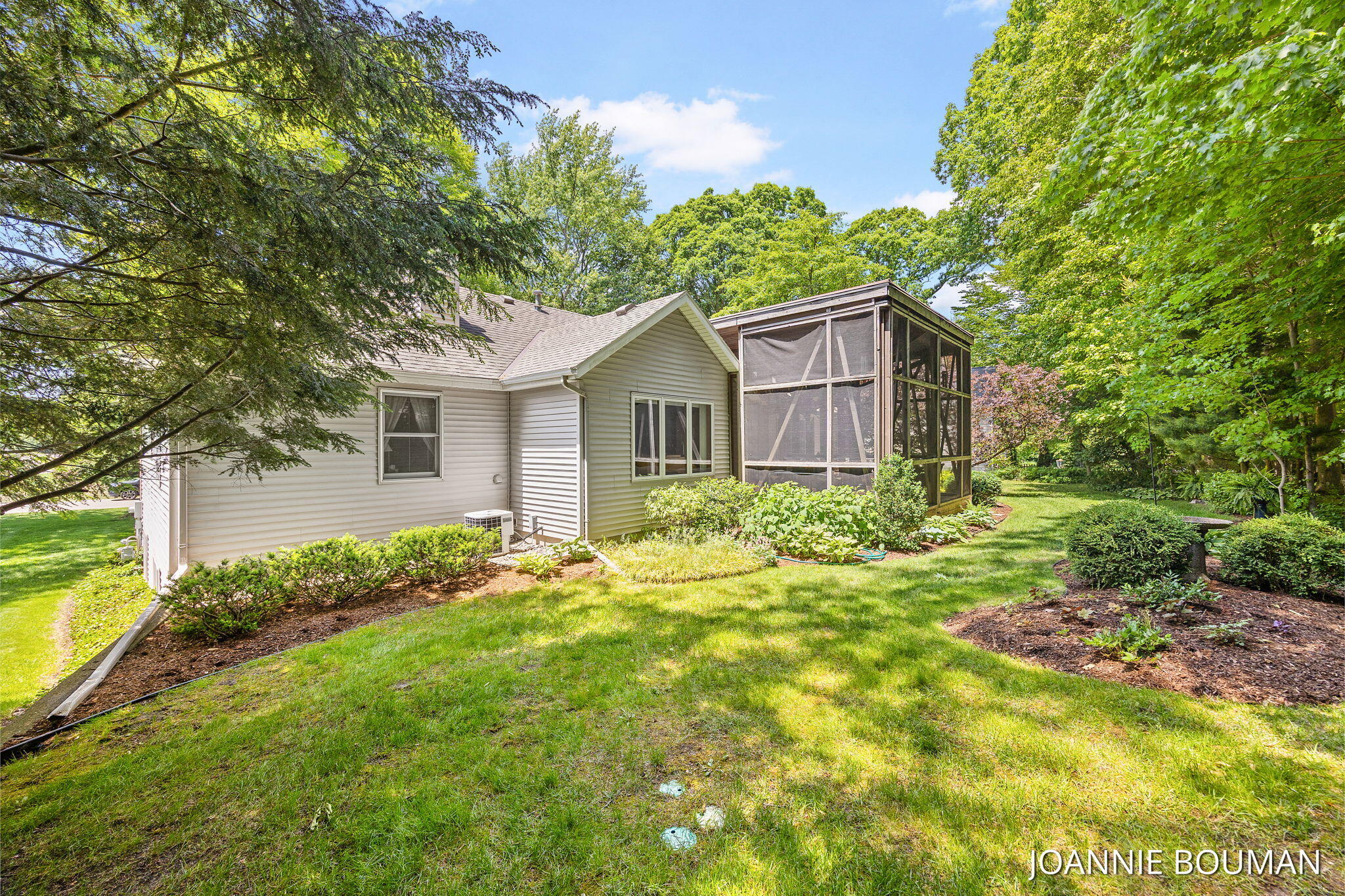 4629 Pine Drive Holland MI 49423