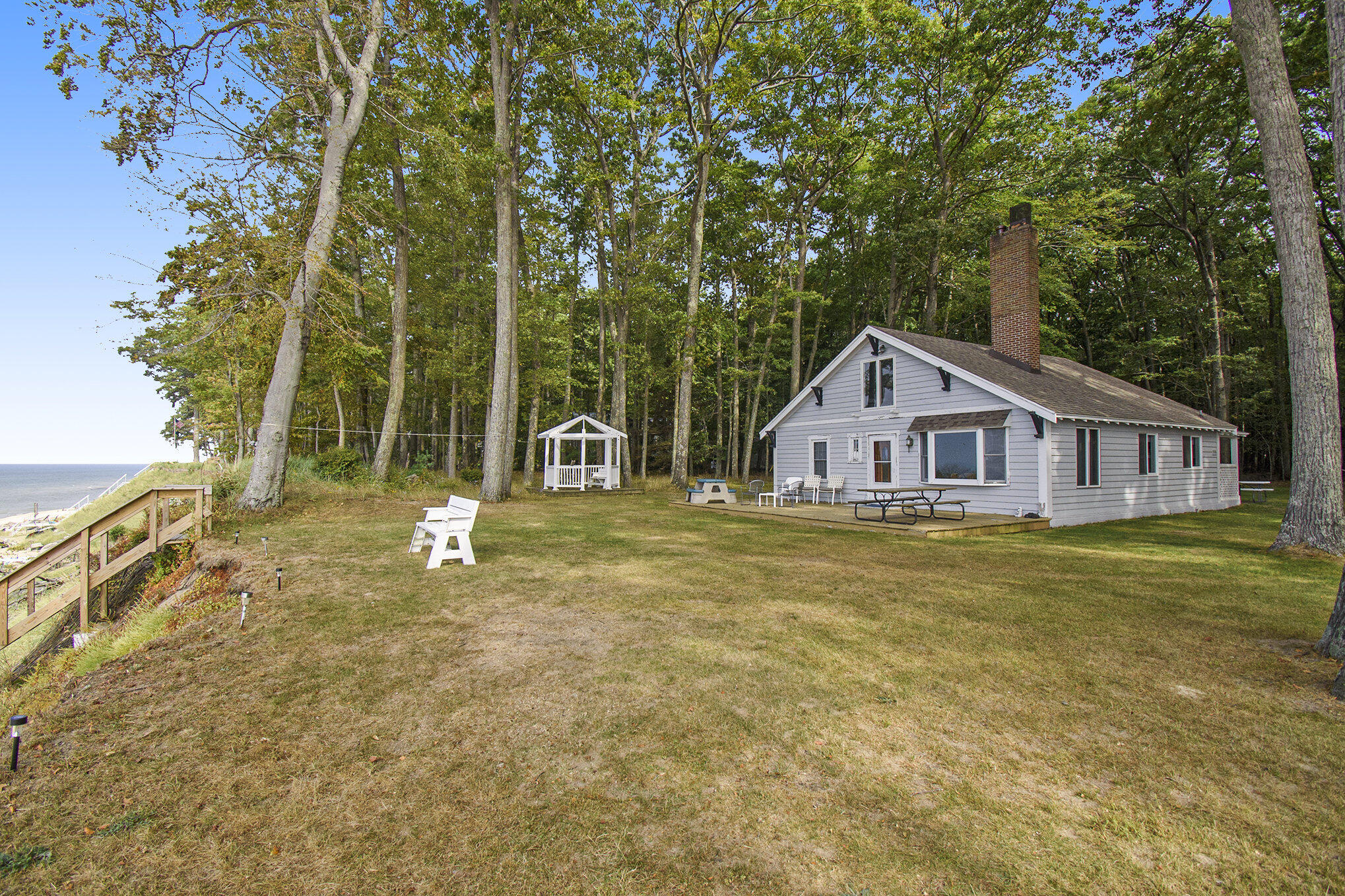 2013 N Scenic Drive Muskegon MI 49445