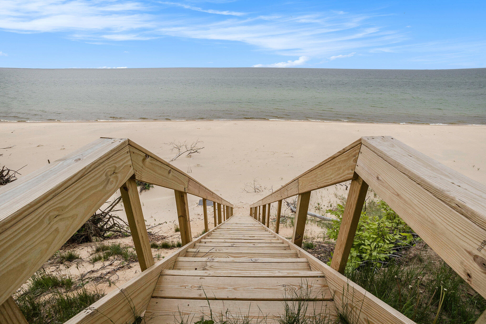 2013 N Scenic Drive Muskegon MI 49445