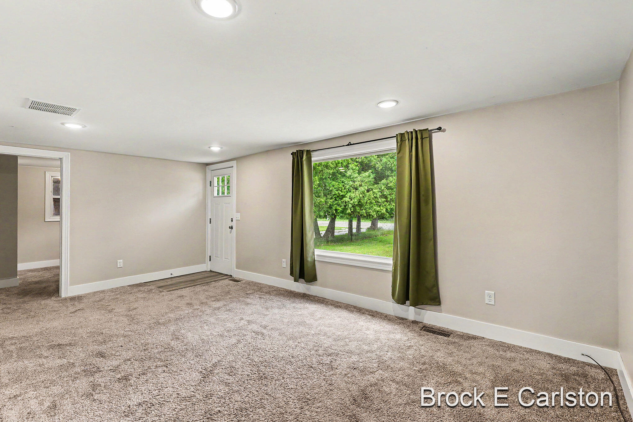 643 E Sternberg Road Norton Shores MI 49441