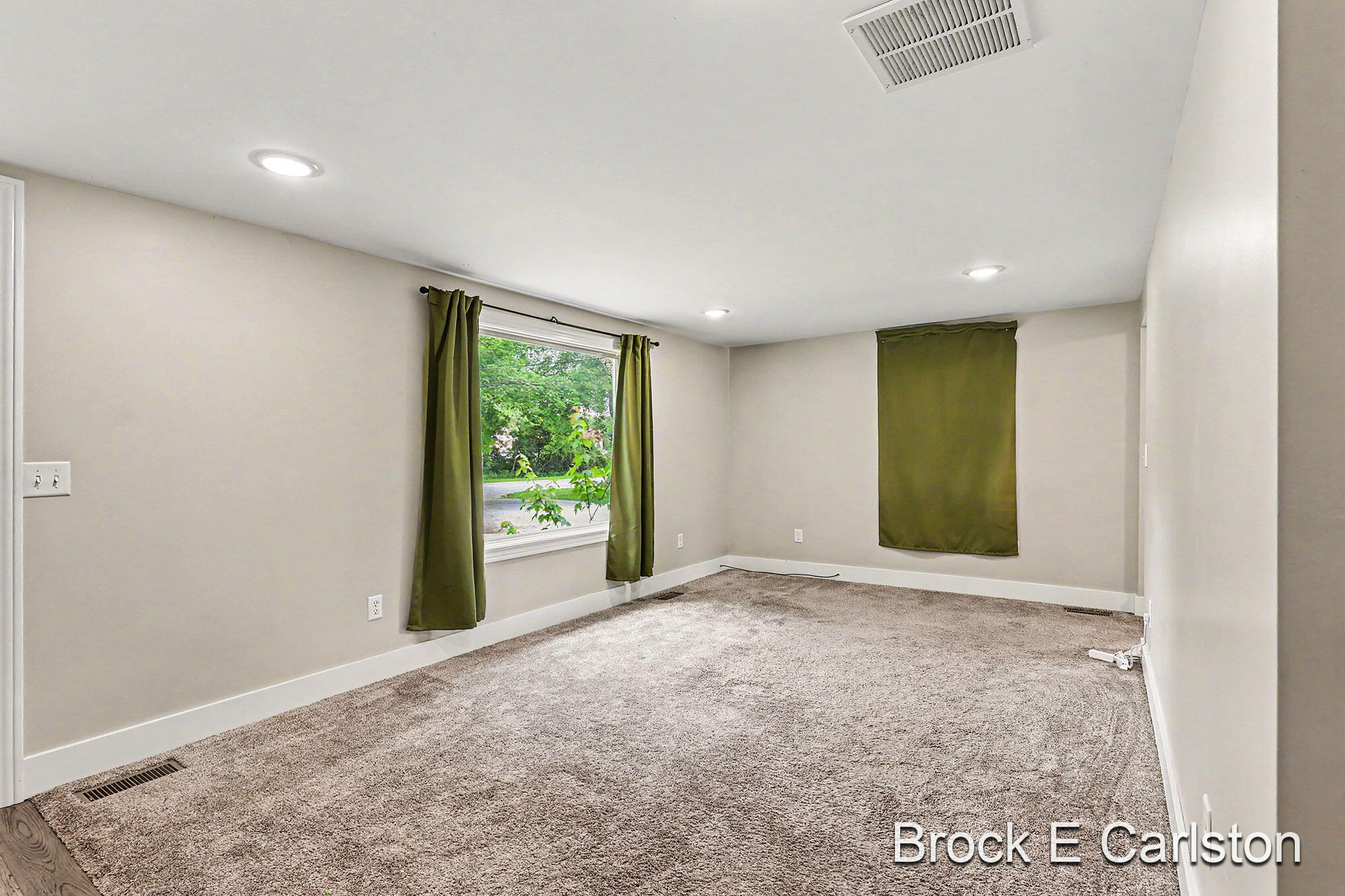 643 E Sternberg Road Norton Shores MI 49441