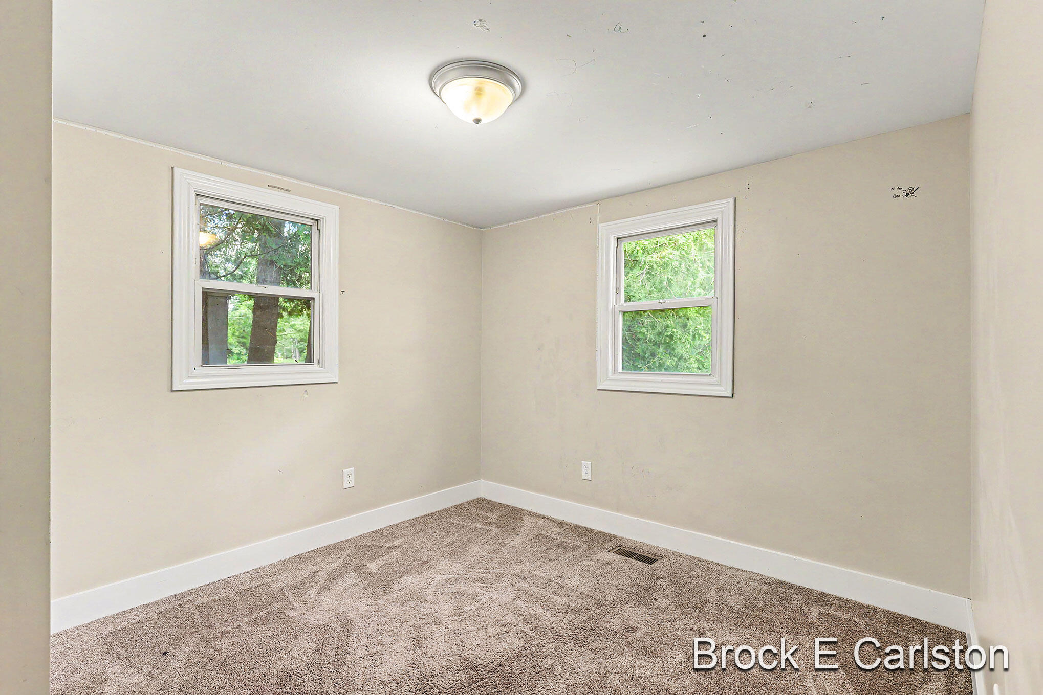 643 E Sternberg Road Norton Shores MI 49441