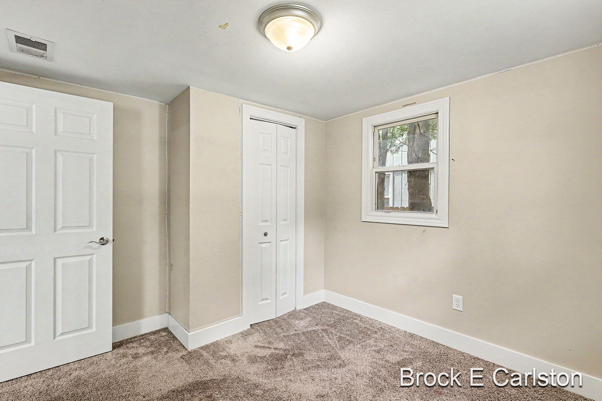 643 E Sternberg Road Norton Shores MI 49441