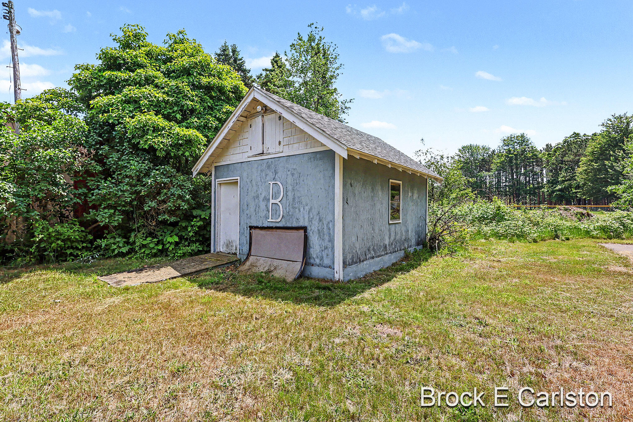 643 E Sternberg Road Norton Shores MI 49441