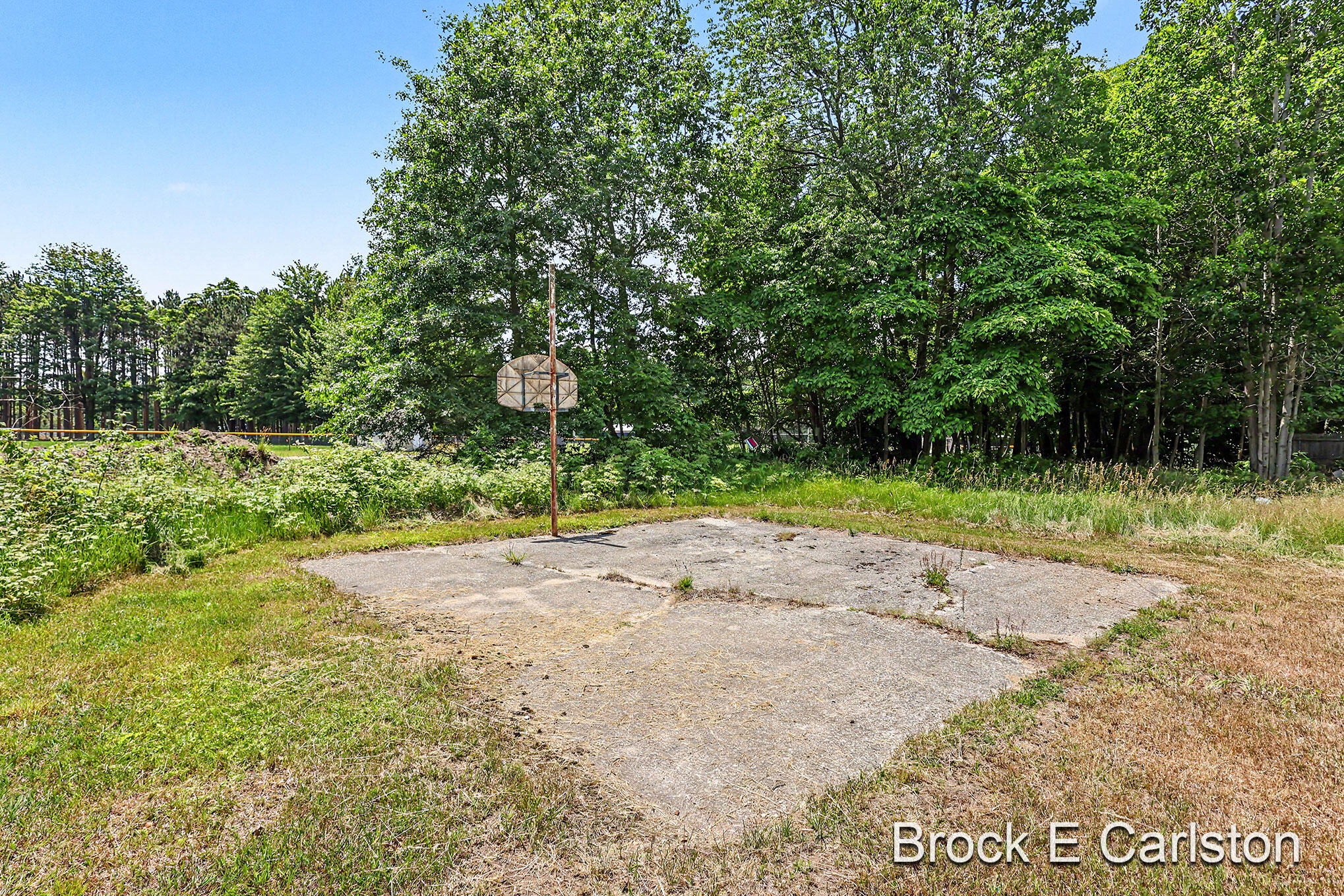 643 E Sternberg Road Norton Shores MI 49441
