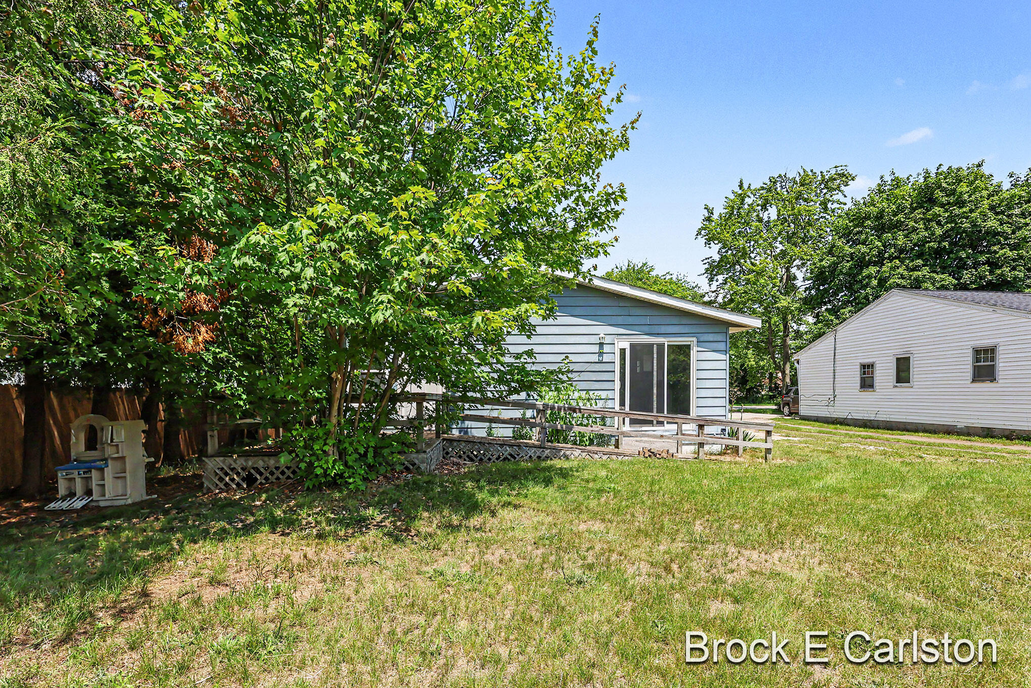 643 E Sternberg Road Norton Shores MI 49441
