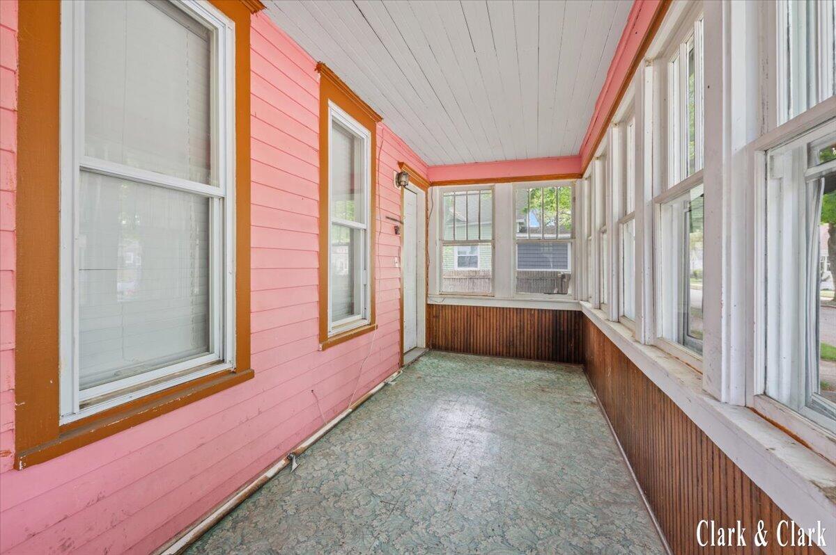 720 Hill Avenue Muskegon MI 49442