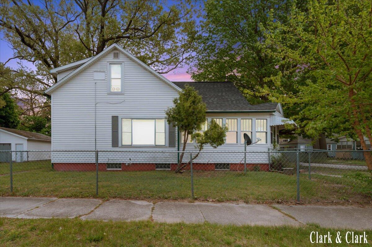 720 Hill Avenue Muskegon MI 49442