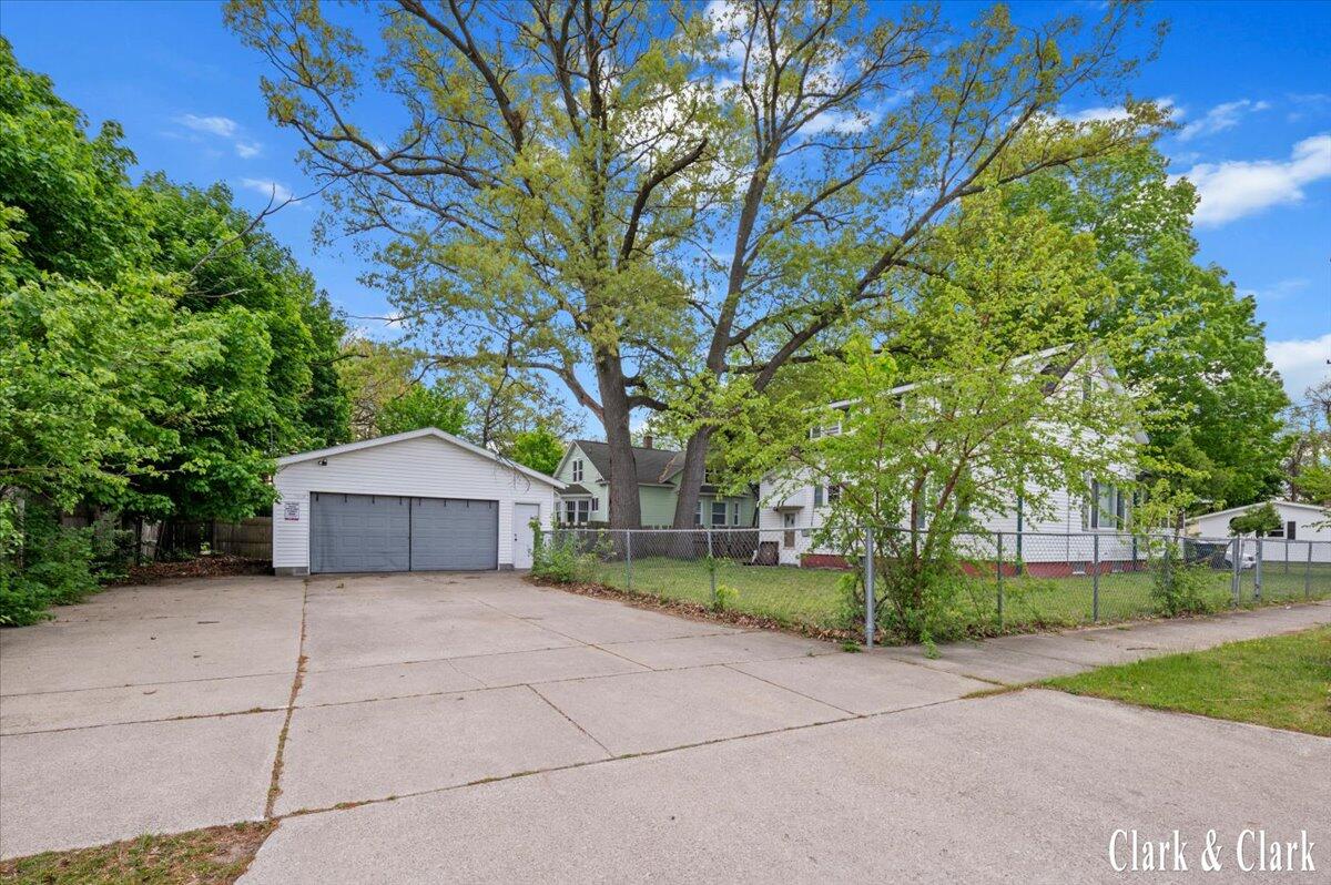 720 Hill Avenue Muskegon MI 49442