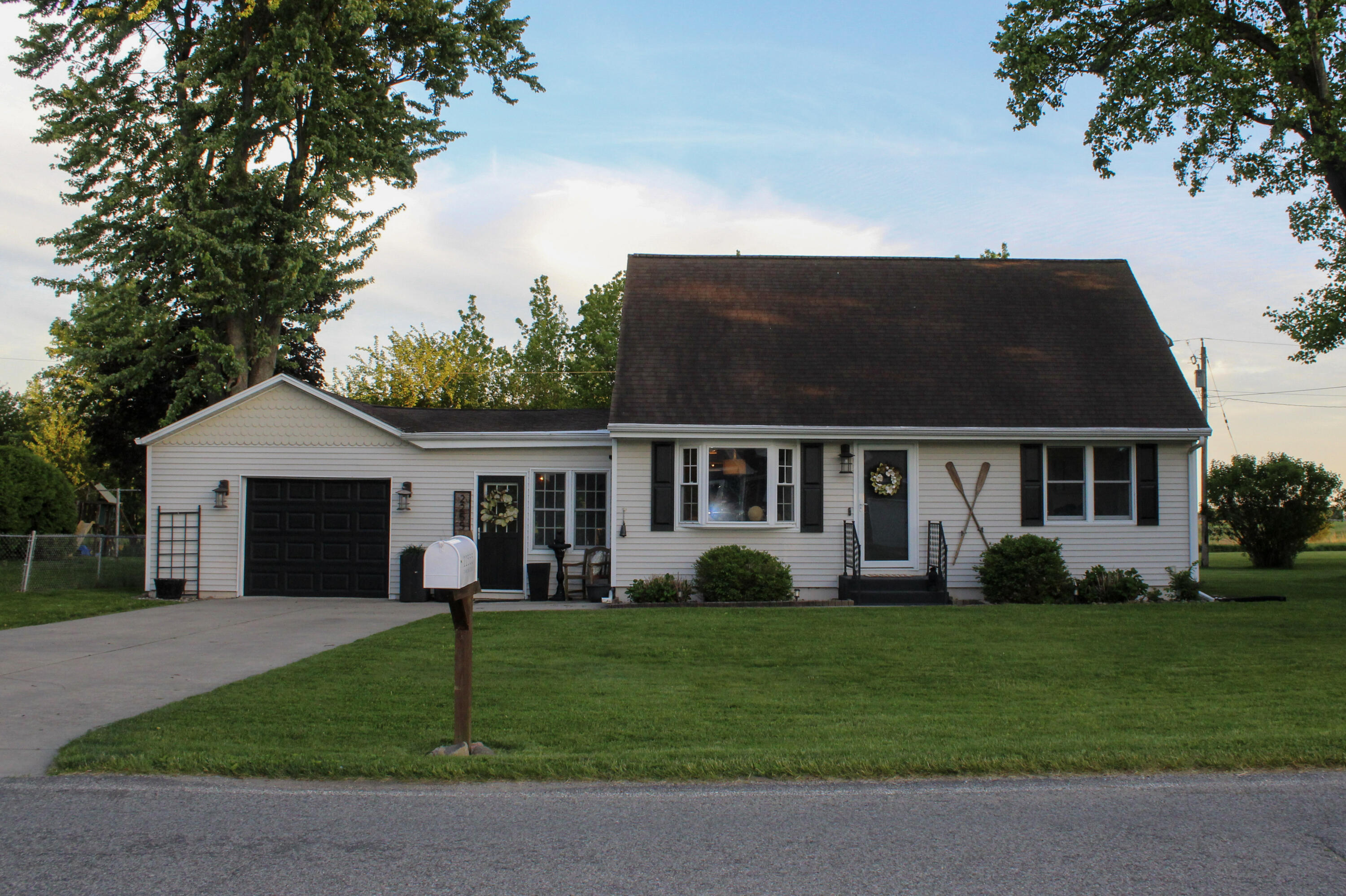 22555 Diamond Cove Street Cassopolis MI 49031