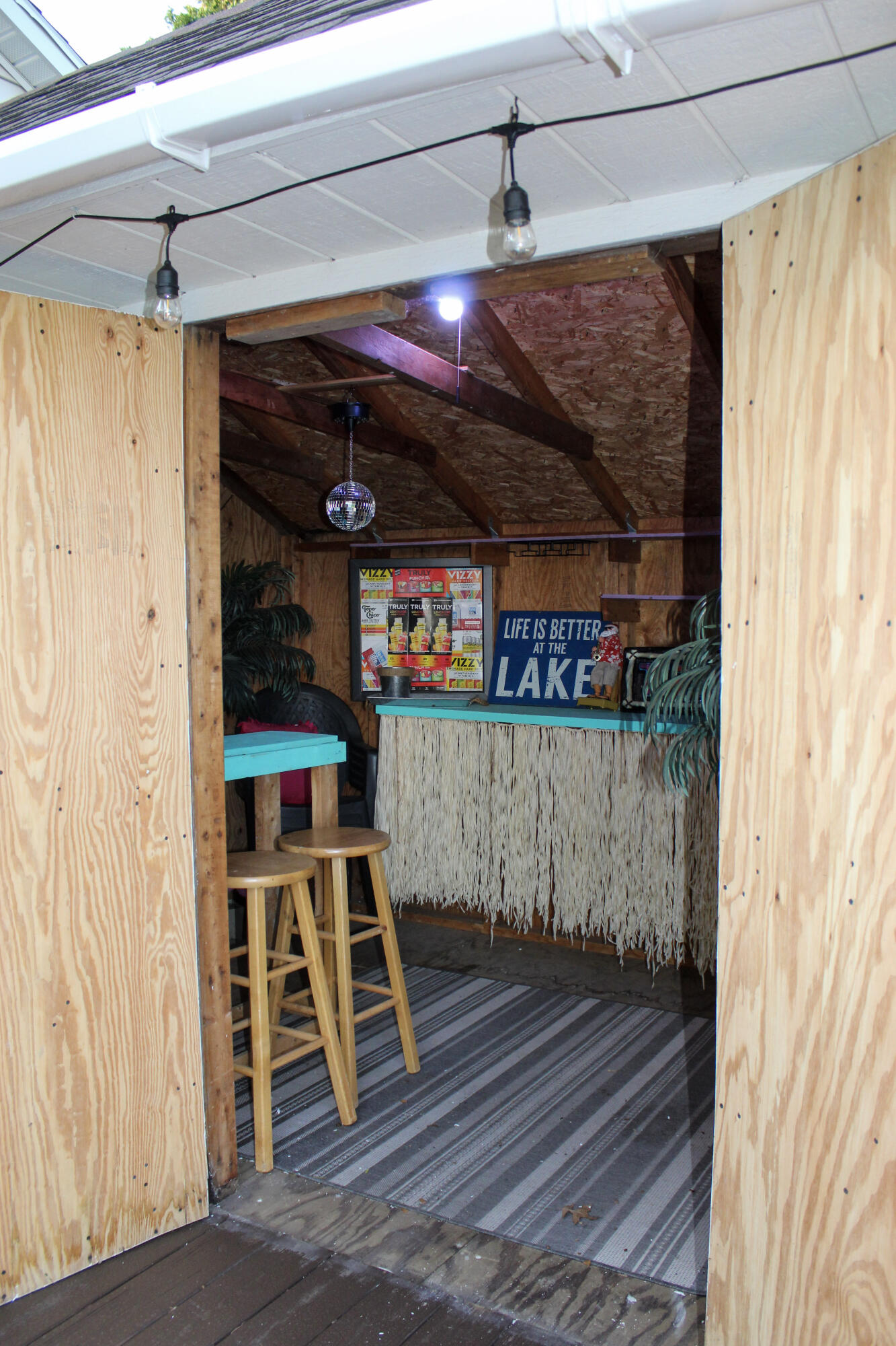 22555 Diamond Cove Street Cassopolis MI 49031