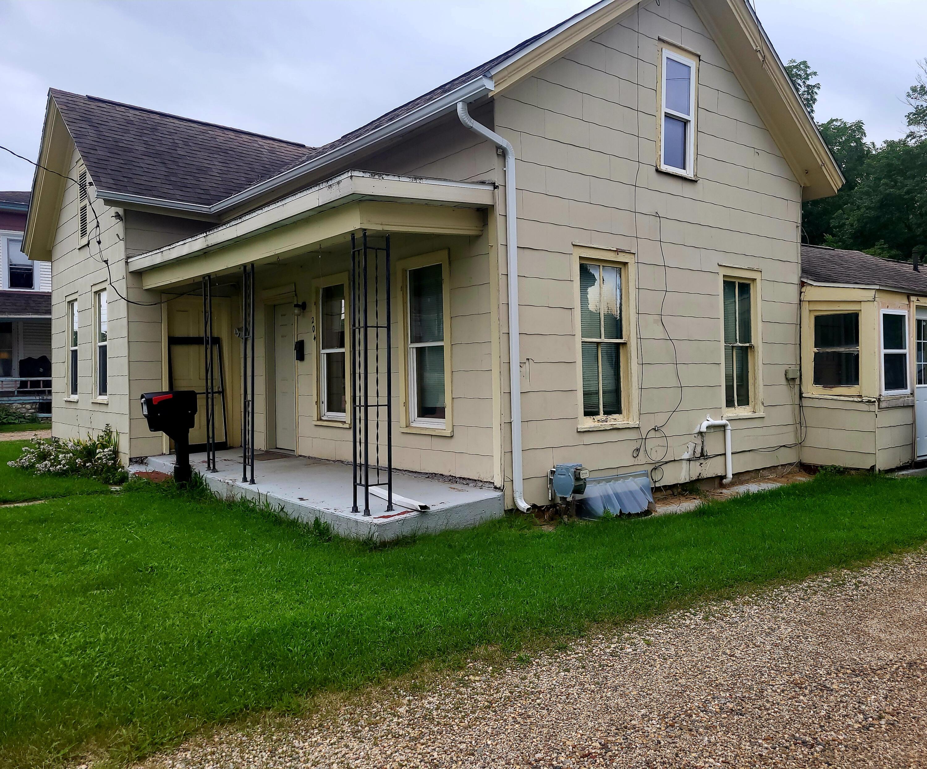 204 W Delaware Street Decatur MI 49045