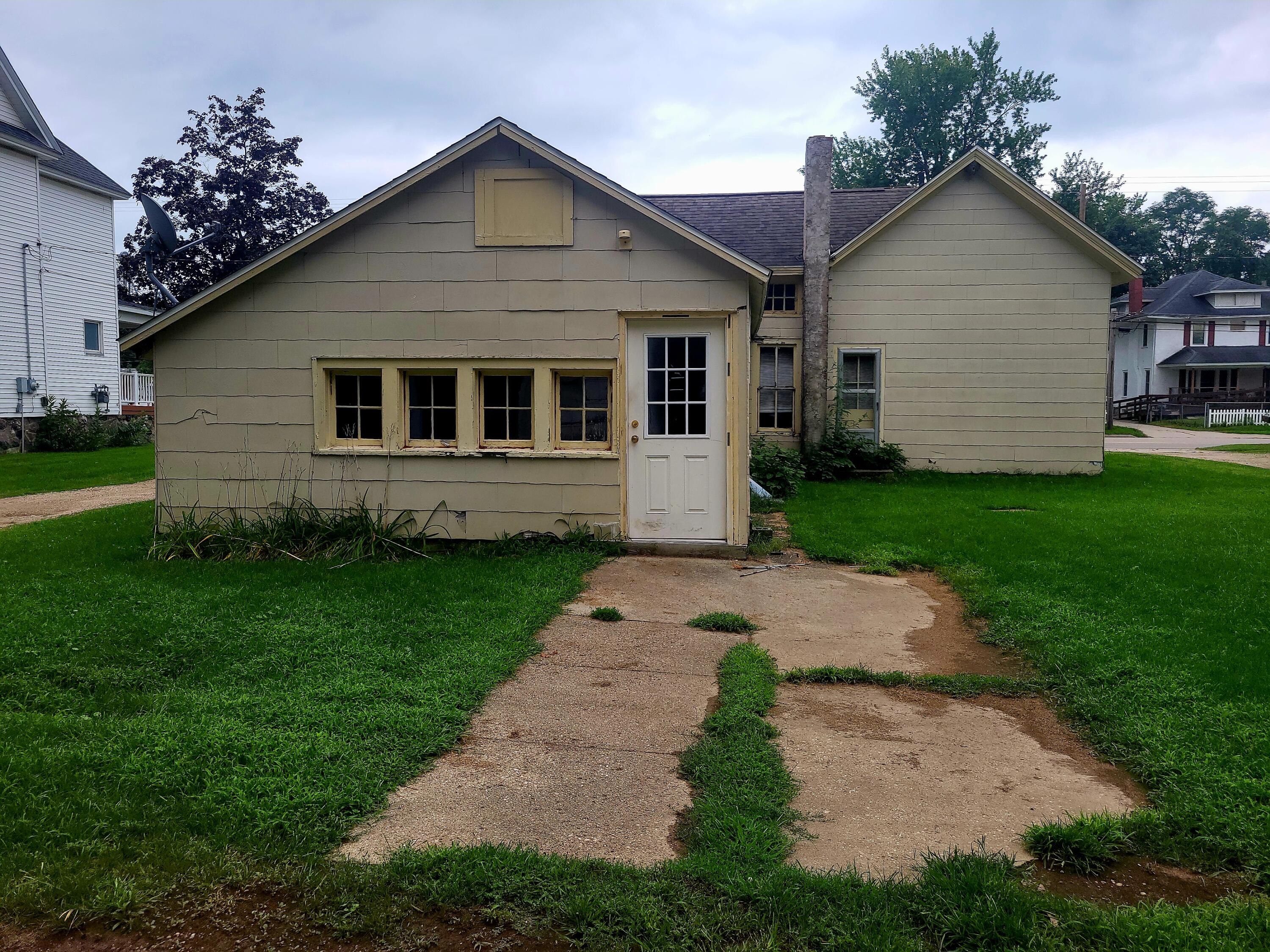 204 W Delaware Street Decatur MI 49045
