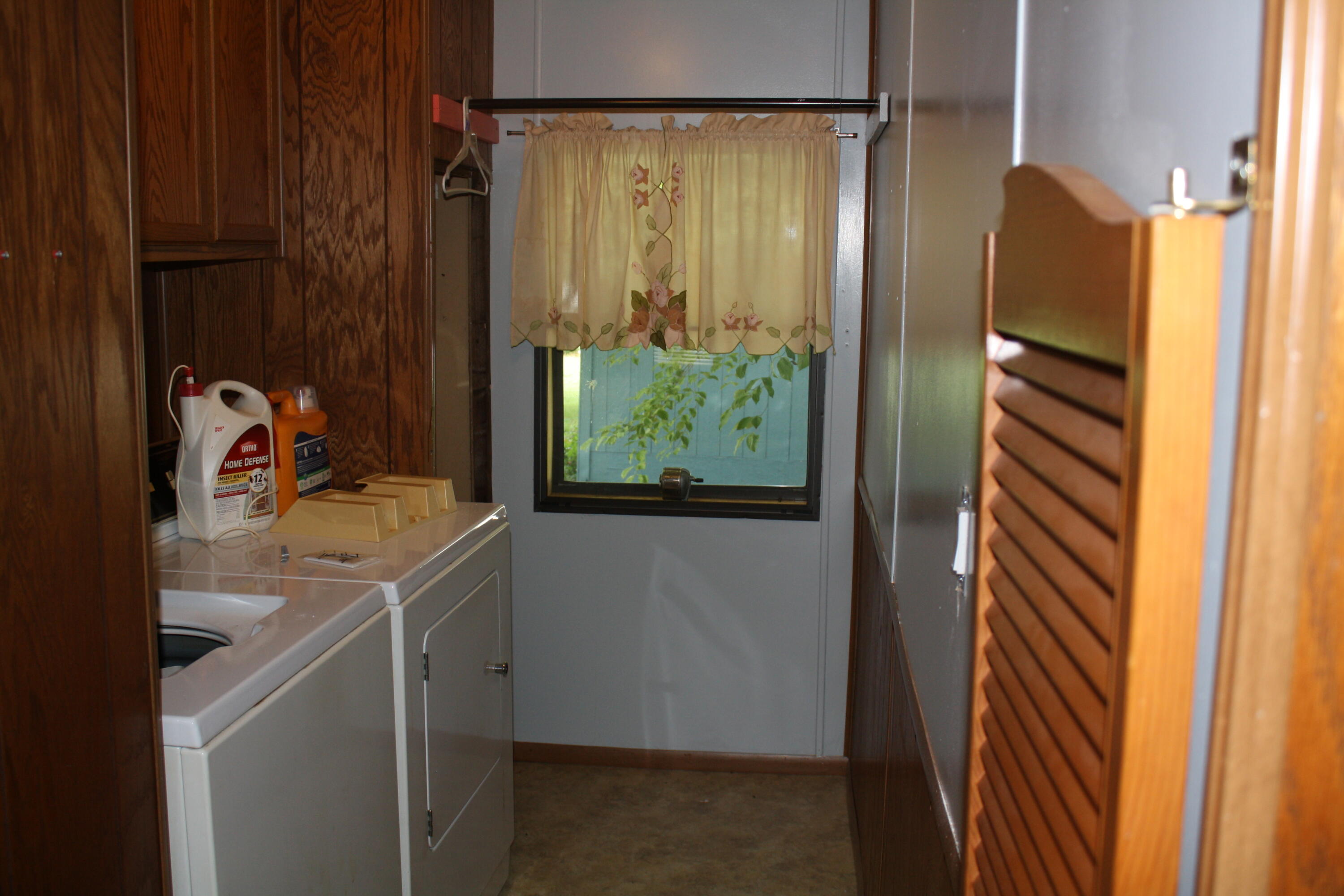1580 Larry Drive Allegan MI 49010