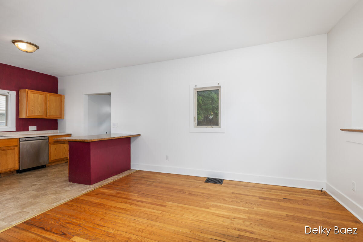 1321 Burton Street SE Grand Rapids MI 49507