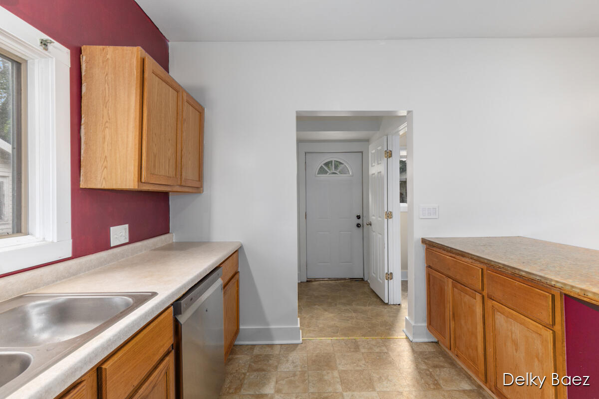 1321 Burton Street SE Grand Rapids MI 49507