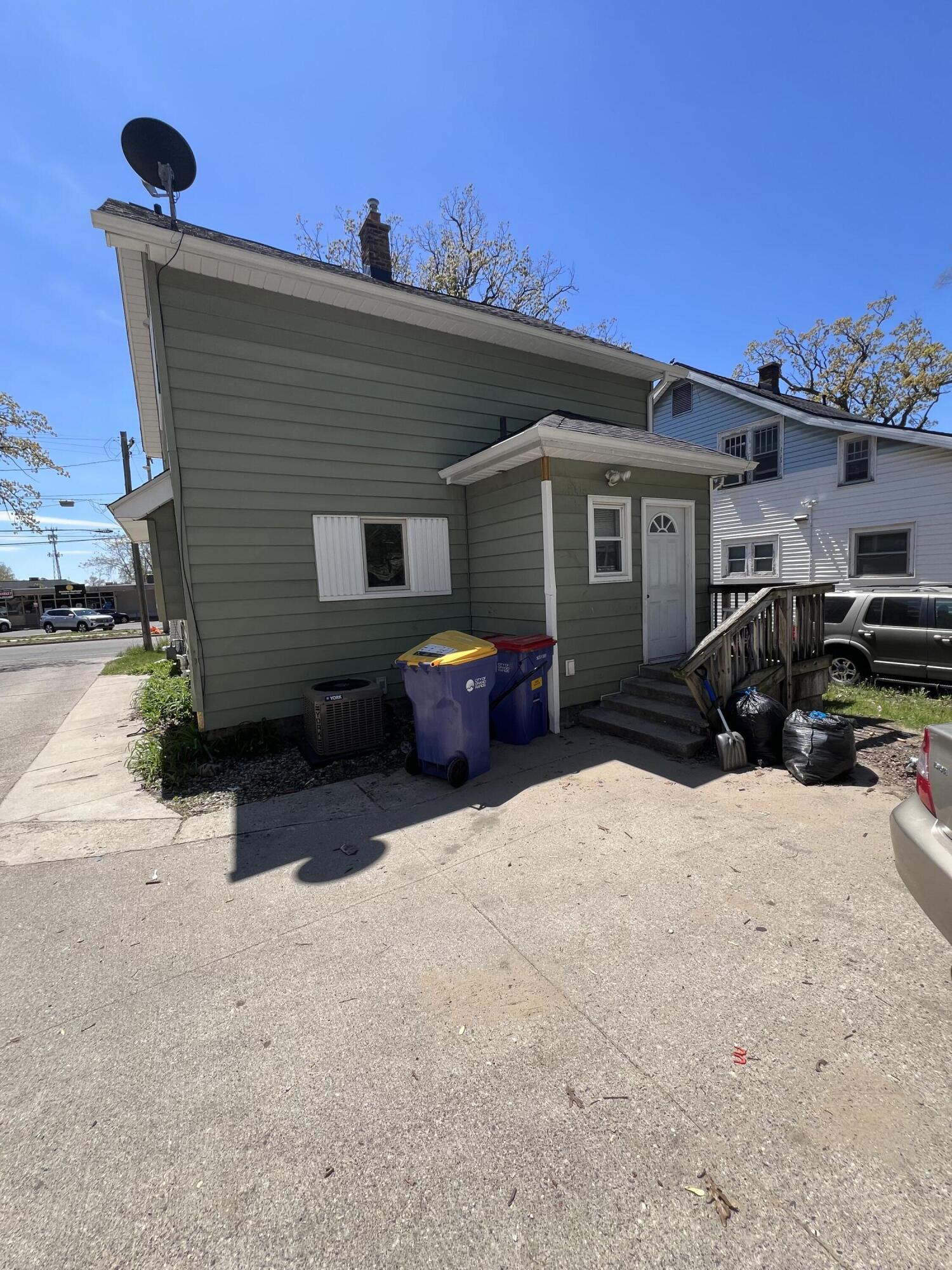 1321 Burton Street SE Grand Rapids MI 49507