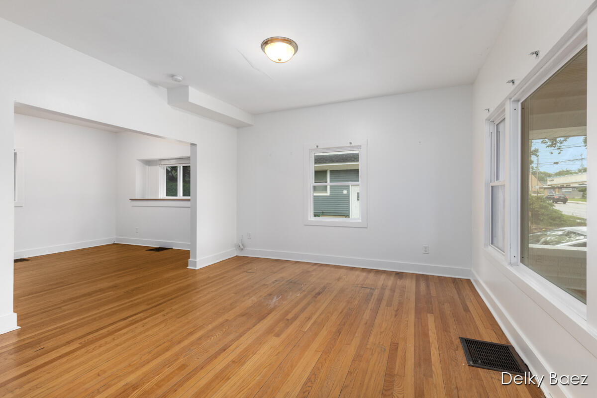 1321 Burton Street SE Grand Rapids MI 49507