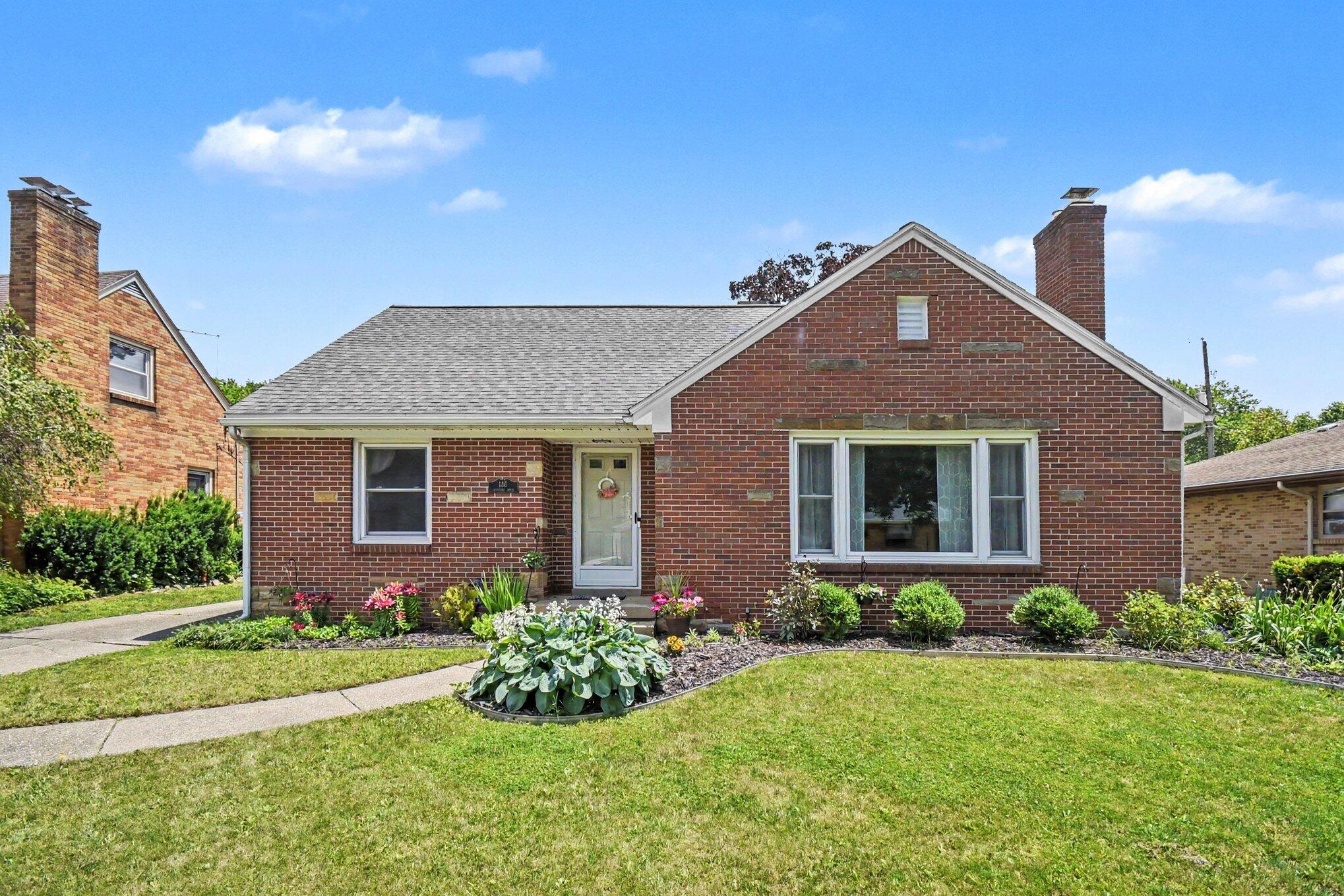 136 Westmont Drive NW Grand Rapids MI 49504