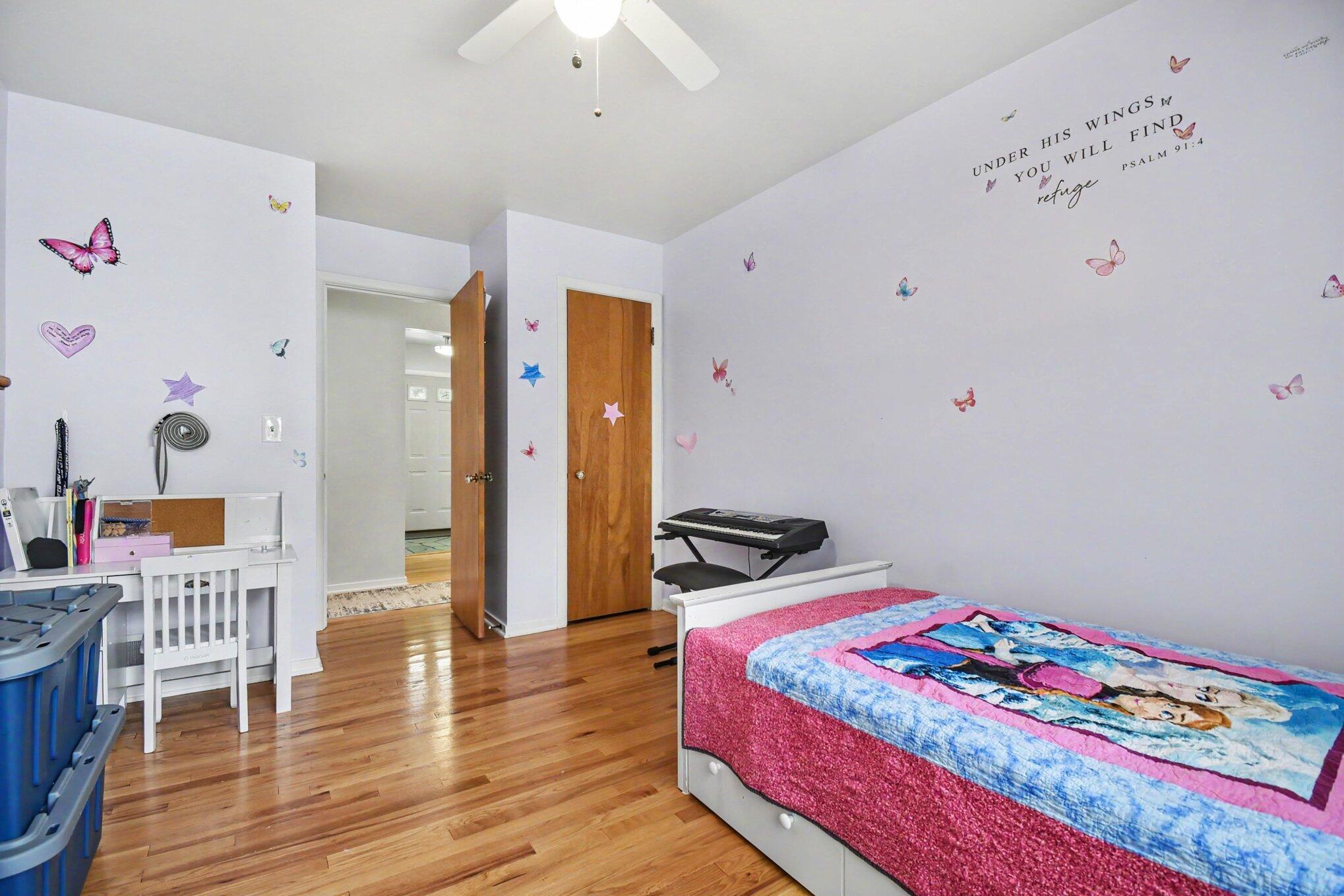 136 Westmont Drive NW Grand Rapids MI 49504