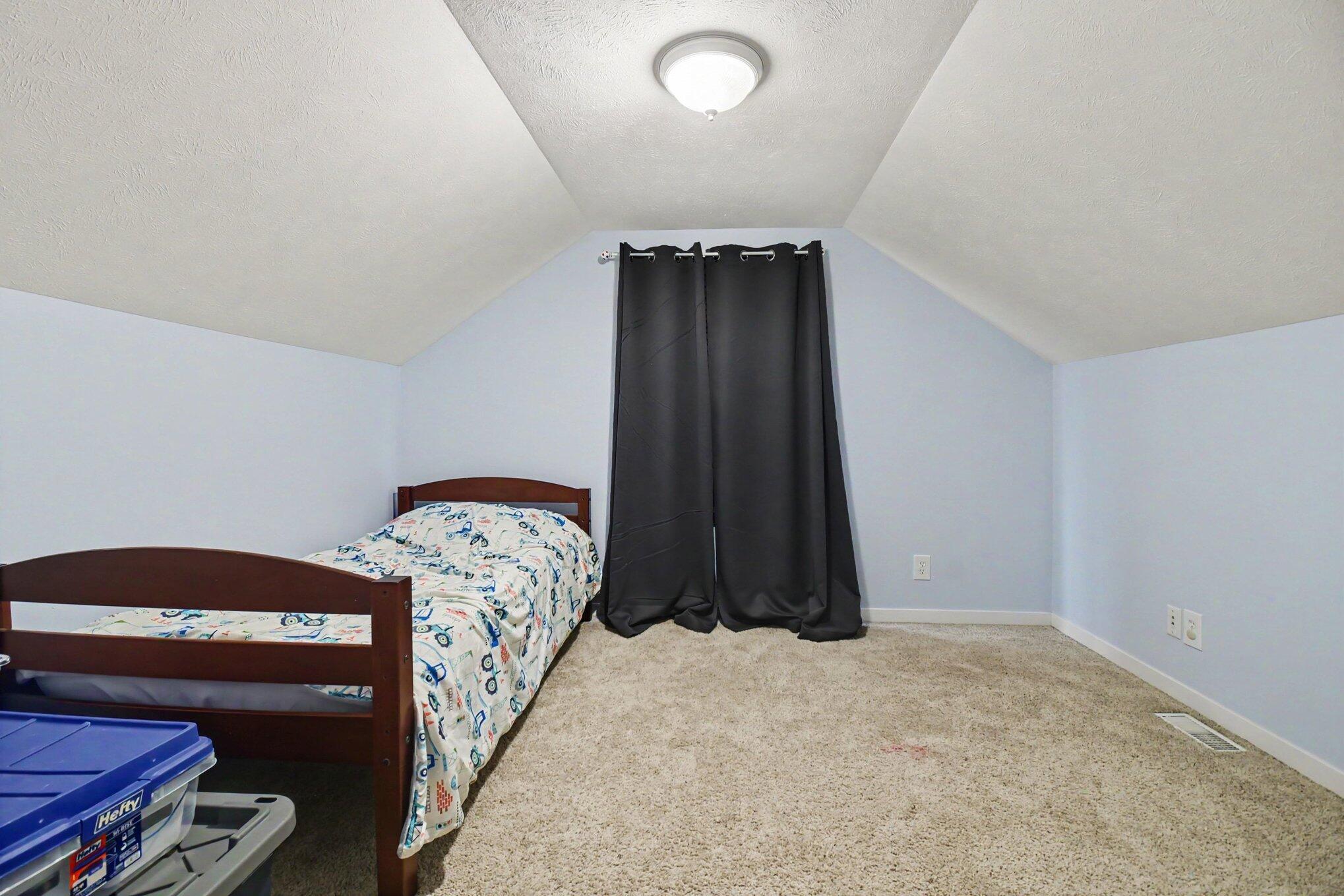 136 Westmont Drive NW Grand Rapids MI 49504