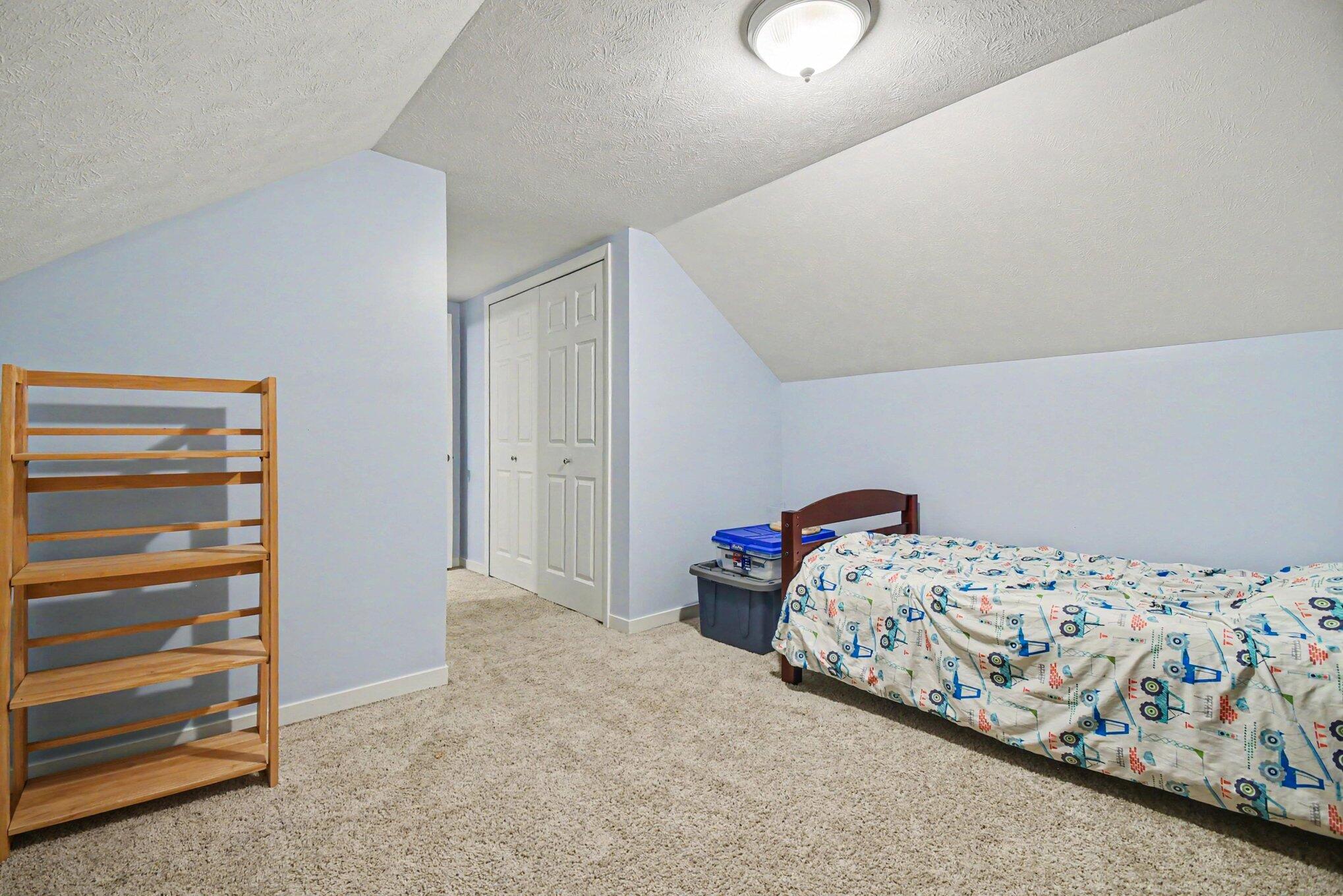 136 Westmont Drive NW Grand Rapids MI 49504